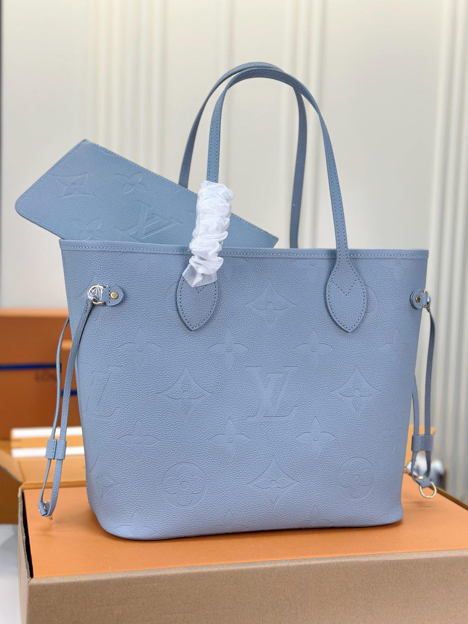 Louis Vuitton M46482 Neverfull MM Embossed Grained Cowhide Leather Blue