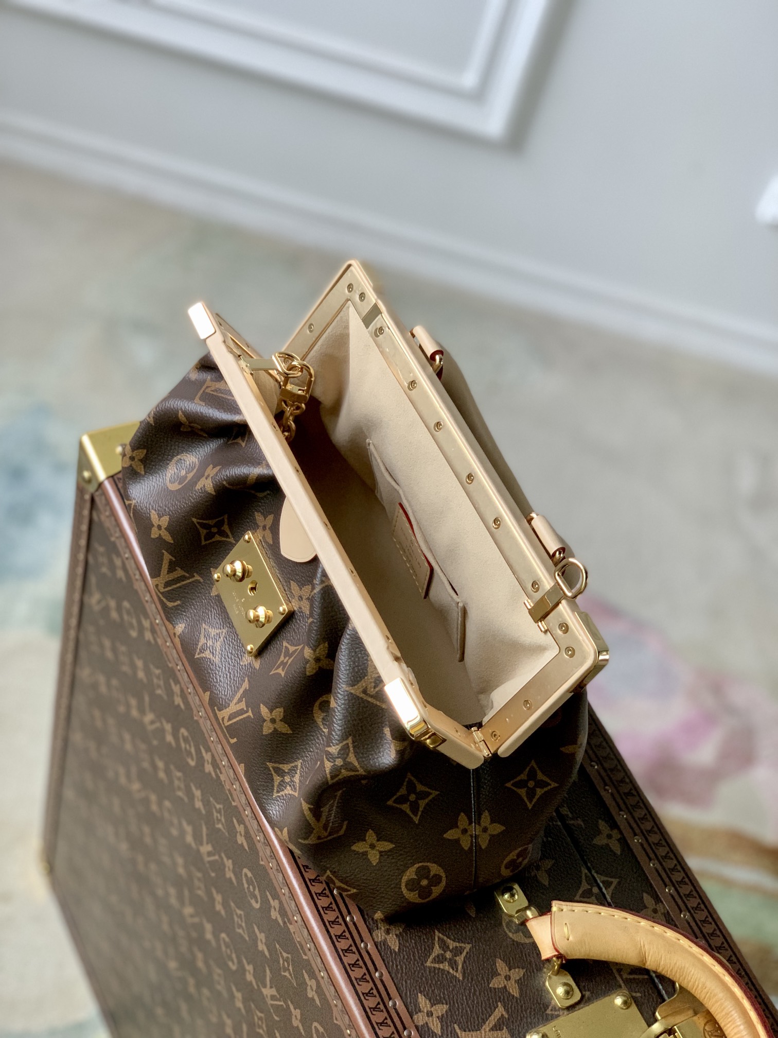 Louis Vuitton M46544 Monogram Clutch Monogram Coated Canvas