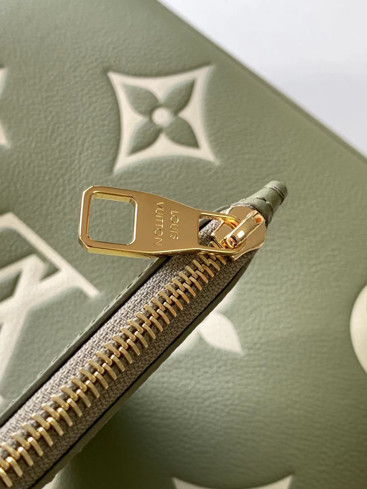 Louis Vuitton M46599 Neverfull MM Embossed Grained Cowhide Leather Green