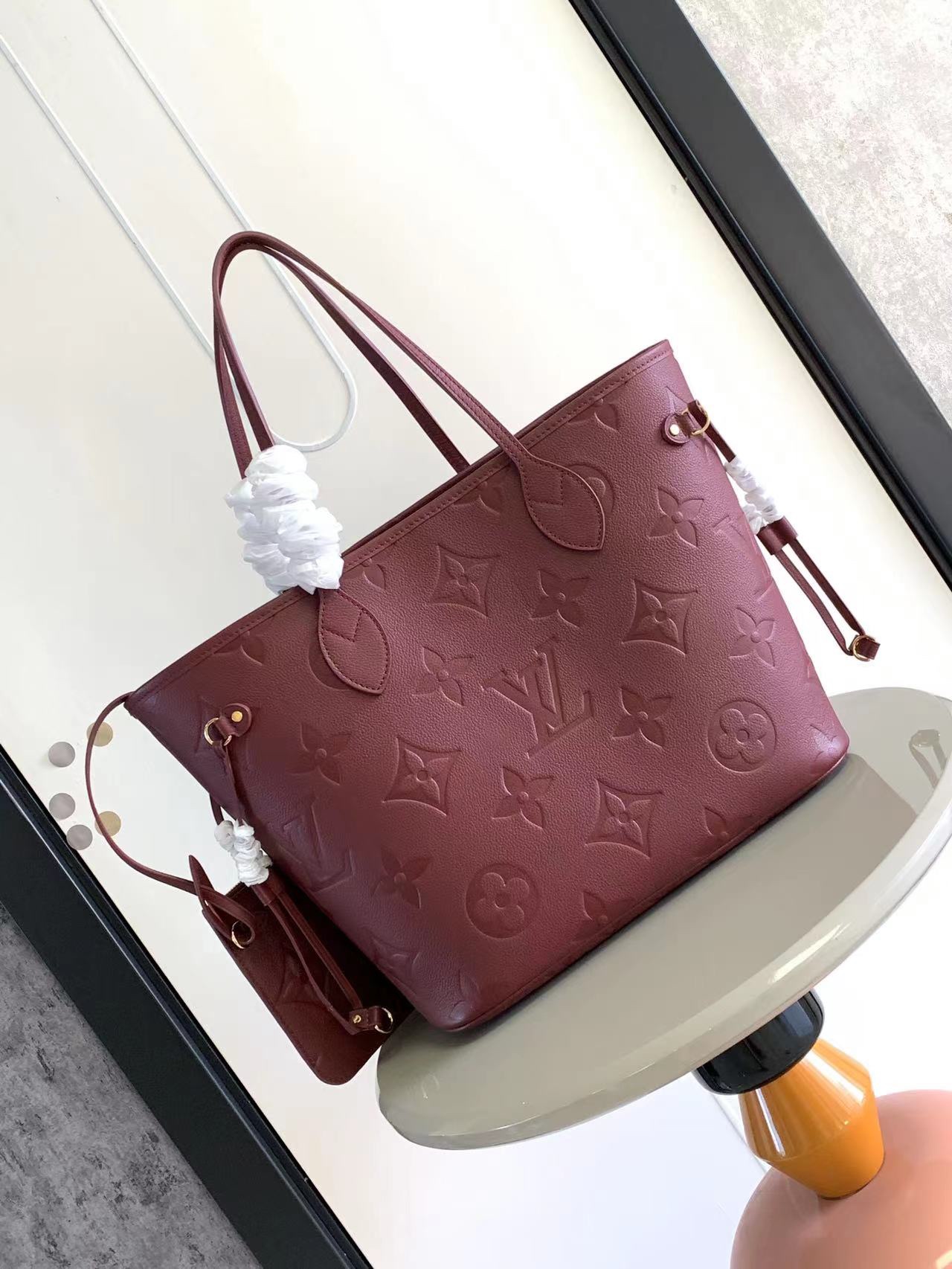 Louis Vuitton M46599 Neverfull MM Embossed Grained Cowhide Leather Wine