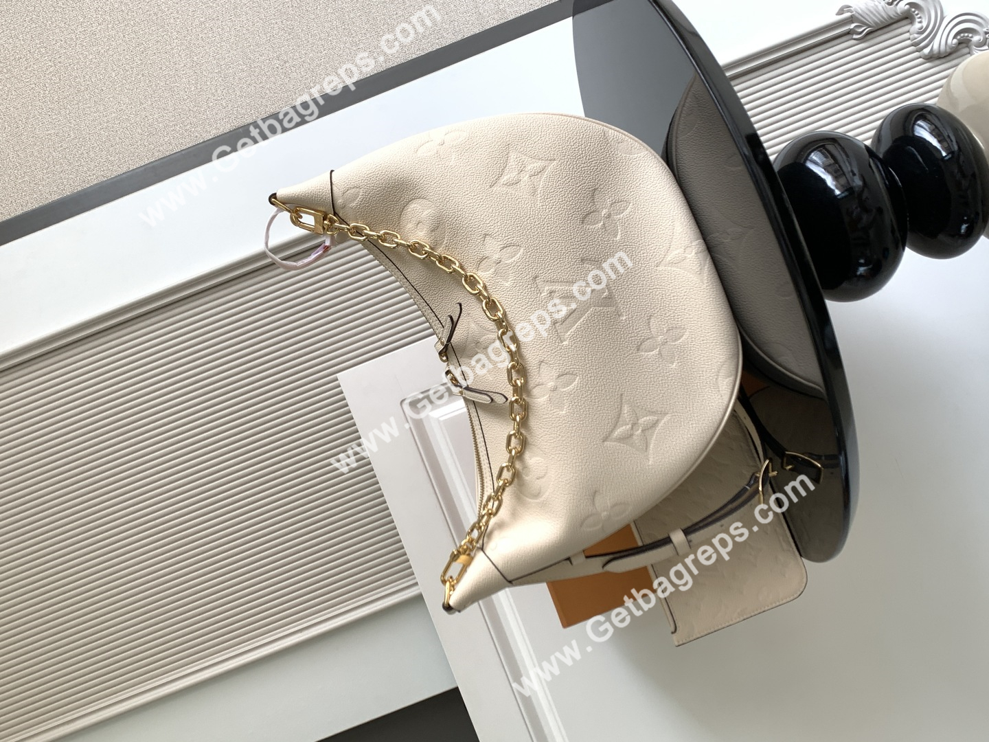 Louis Vuitton M46739 Loop Hobo Cream