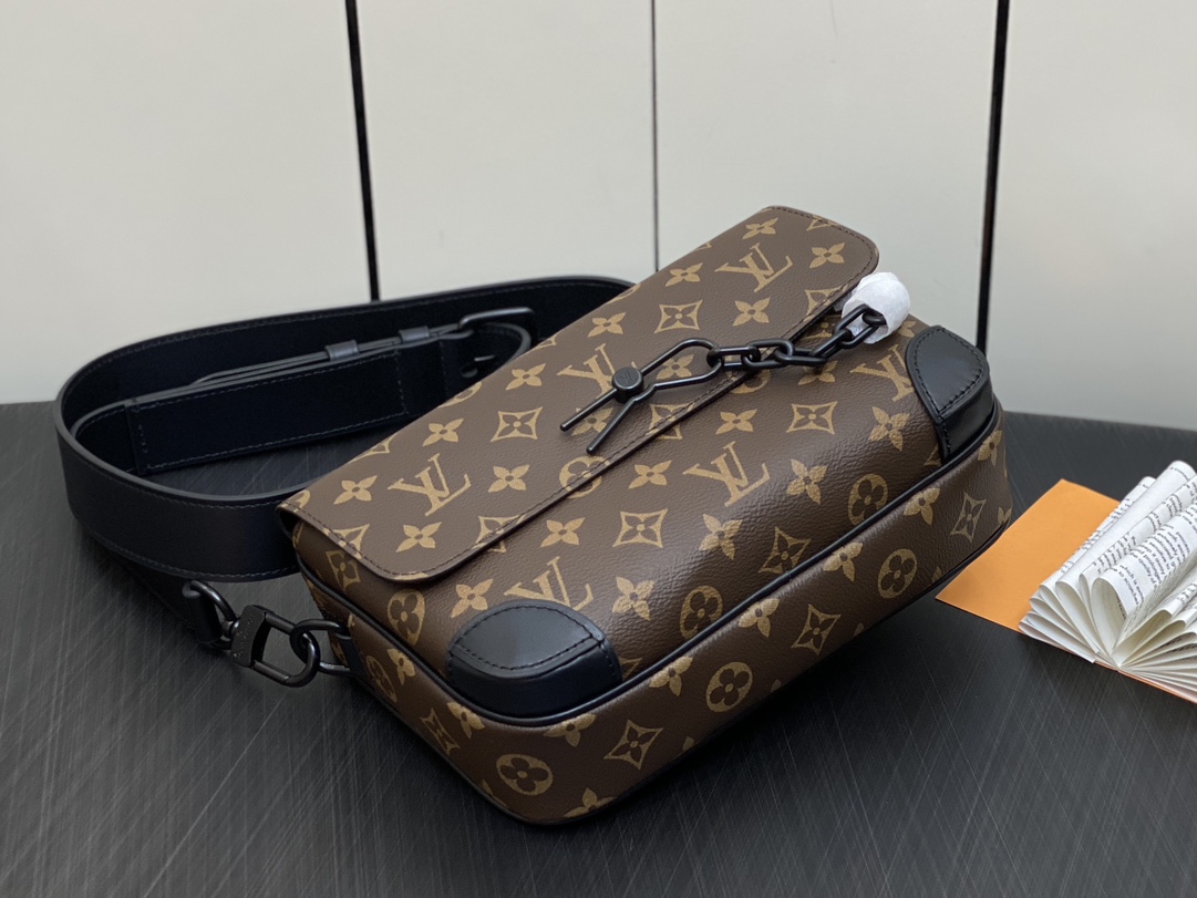 Louis Vuitton M46795 Steamer Messenger Brown