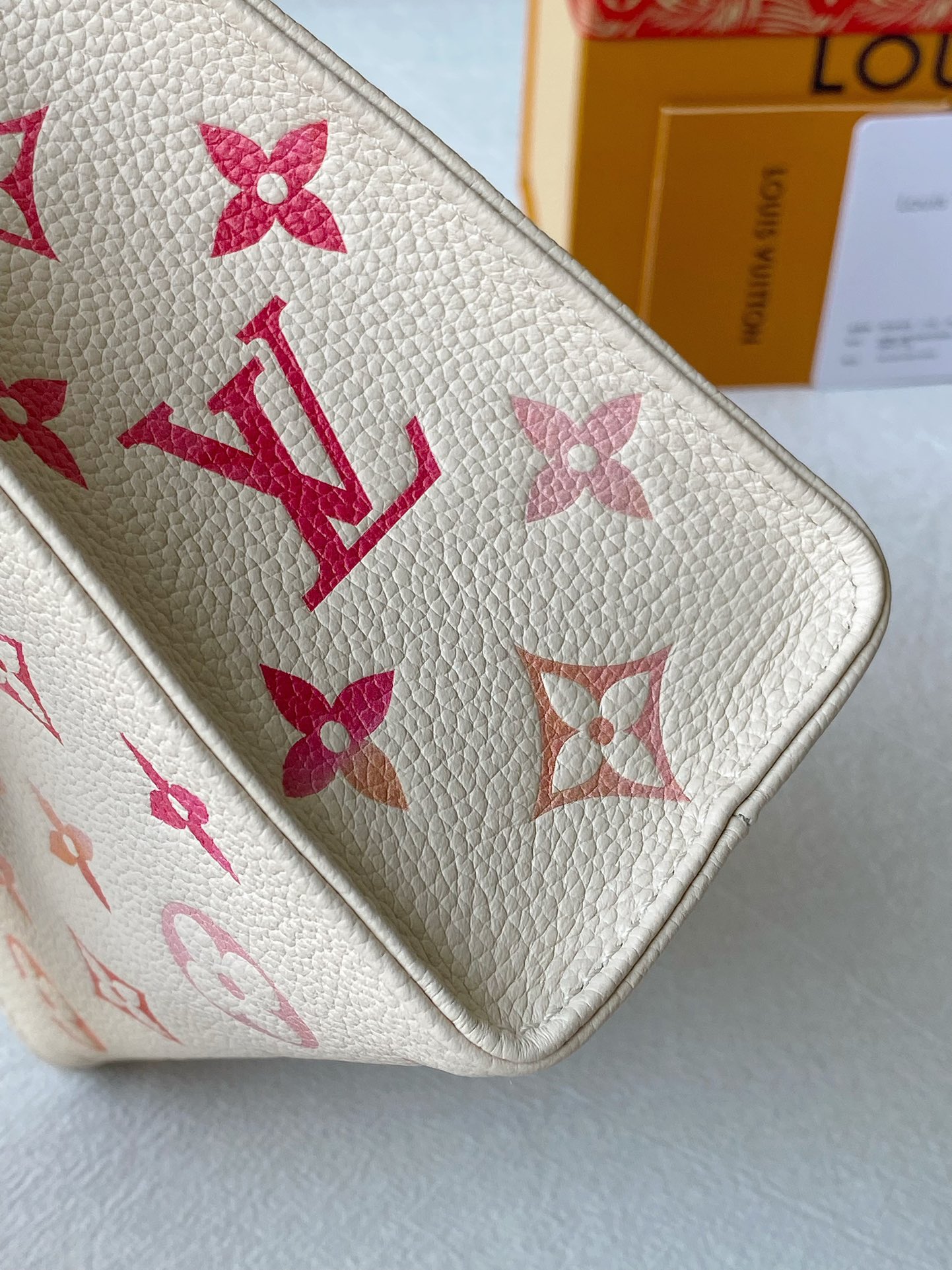 Louis Vuitton M47115 OnTheGo BB Sunrise Aquarelle