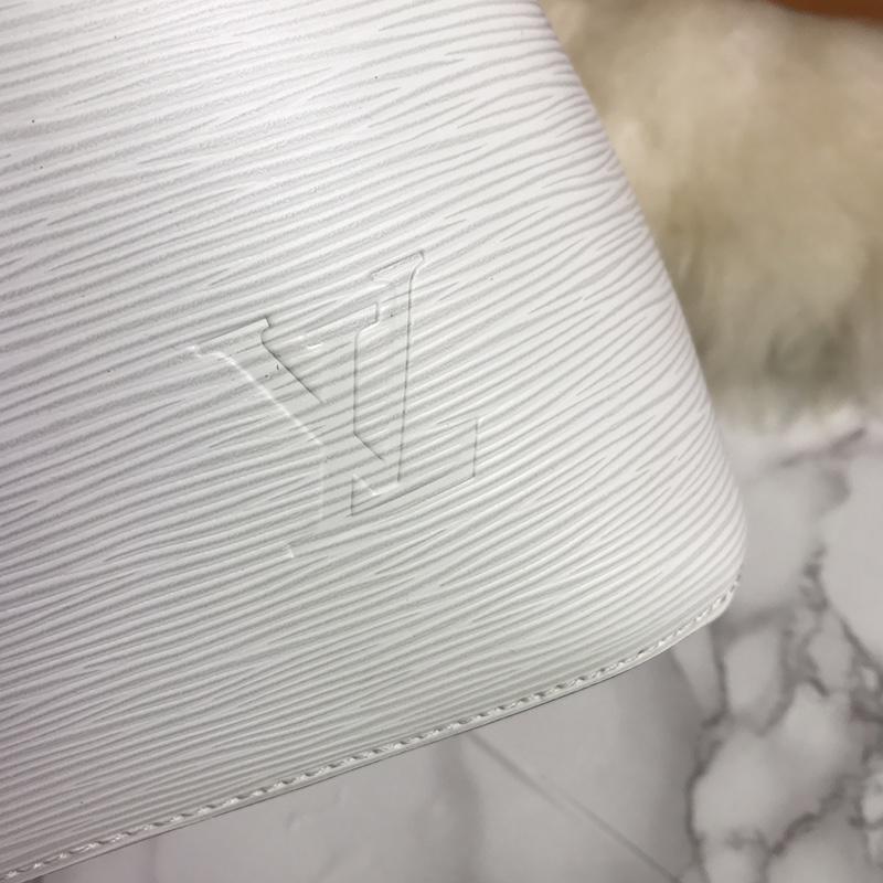 Louis Vuitton M53371 Neonoe Buckle Bag White Epi Leather