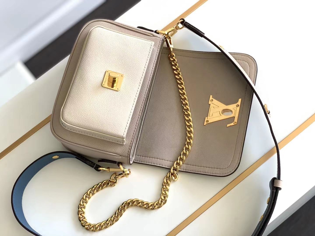 Louis Vuitton M58554 Lockme Tender Cross-body Bag Light Gray