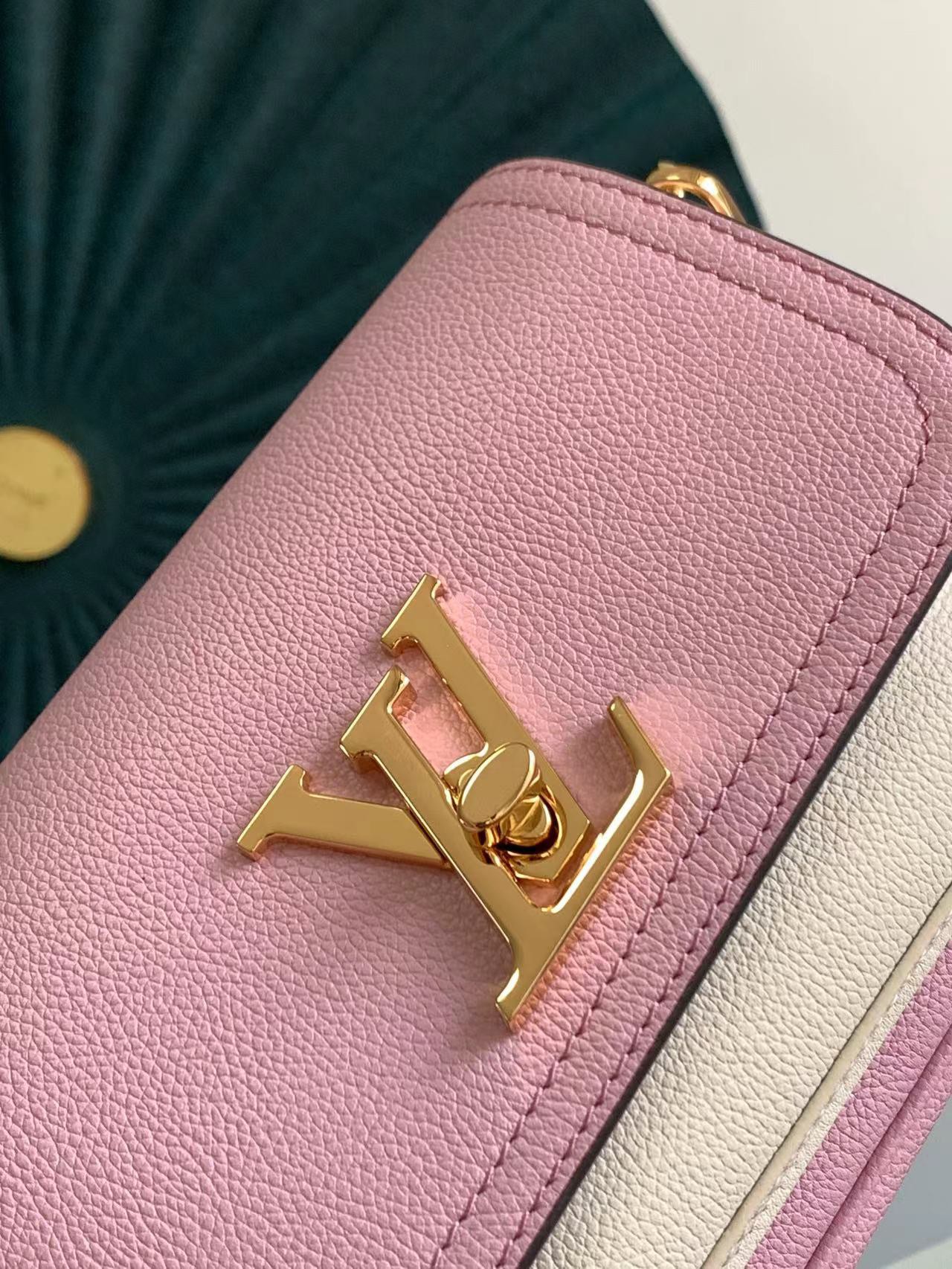 Louis Vuitton M59731 Lockme Tender Cross-body Bag Pink