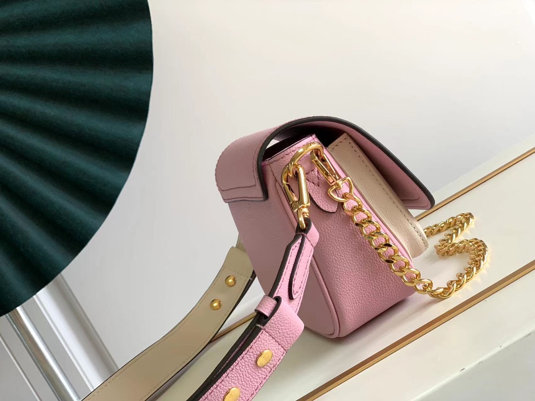 Louis Vuitton M59731 Lockme Tender Cross-body Bag Pink