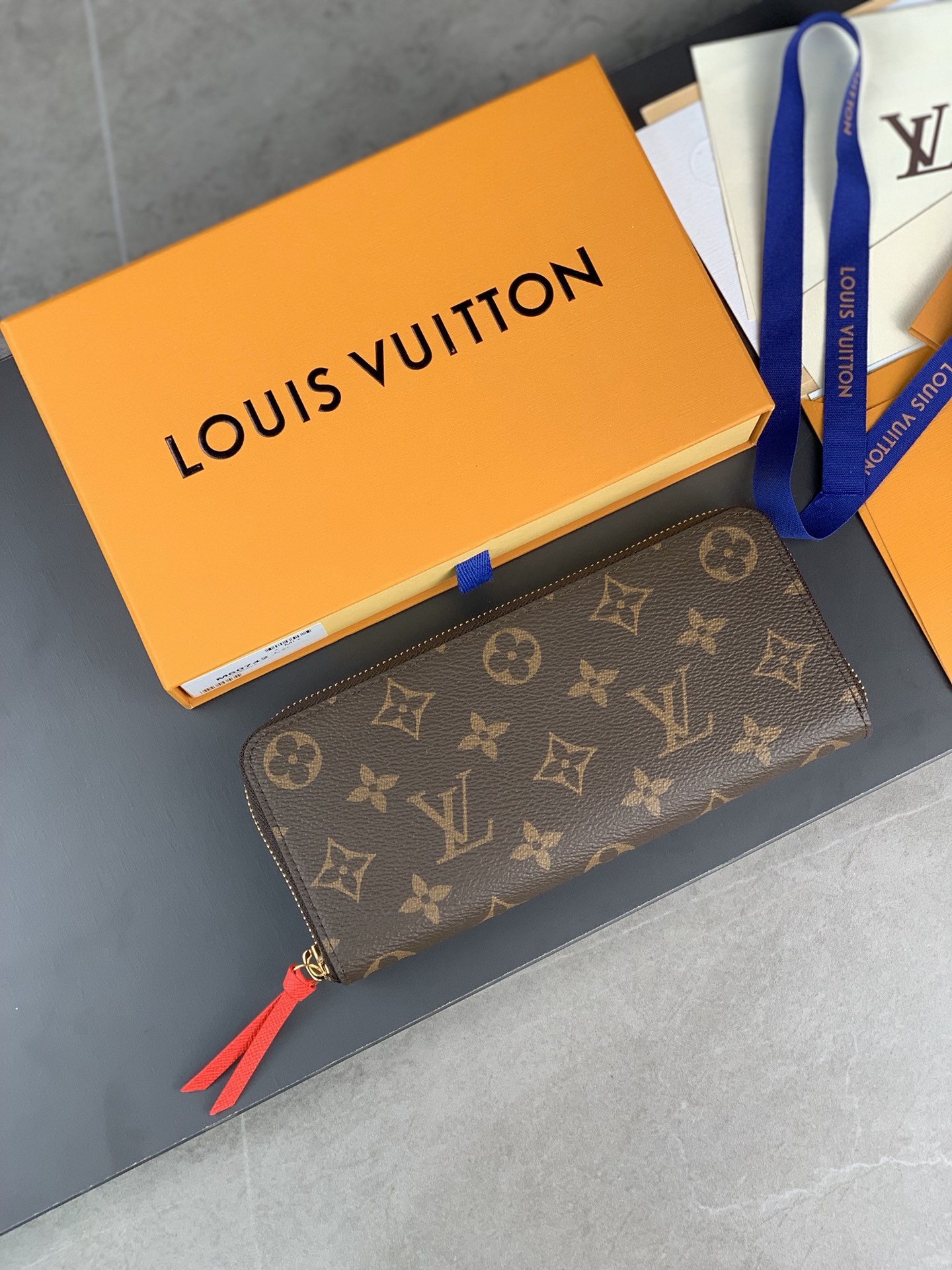 Louis Vuitton M60472 Coated Canvas Rose