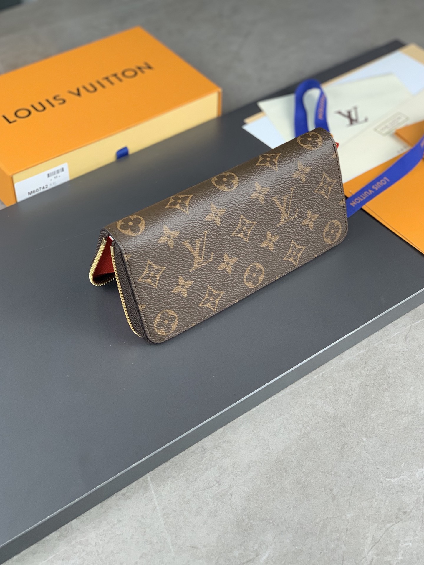 Louis Vuitton M60472 Coated Canvas Rose