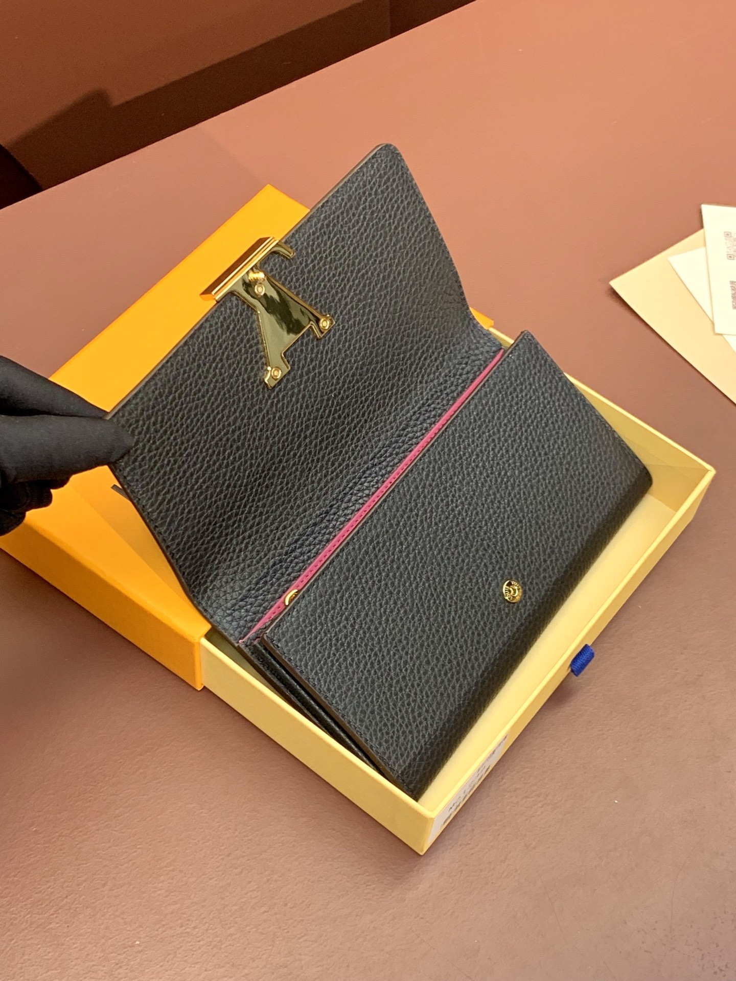Louis Vuitton M61248 Capucines Wallet
