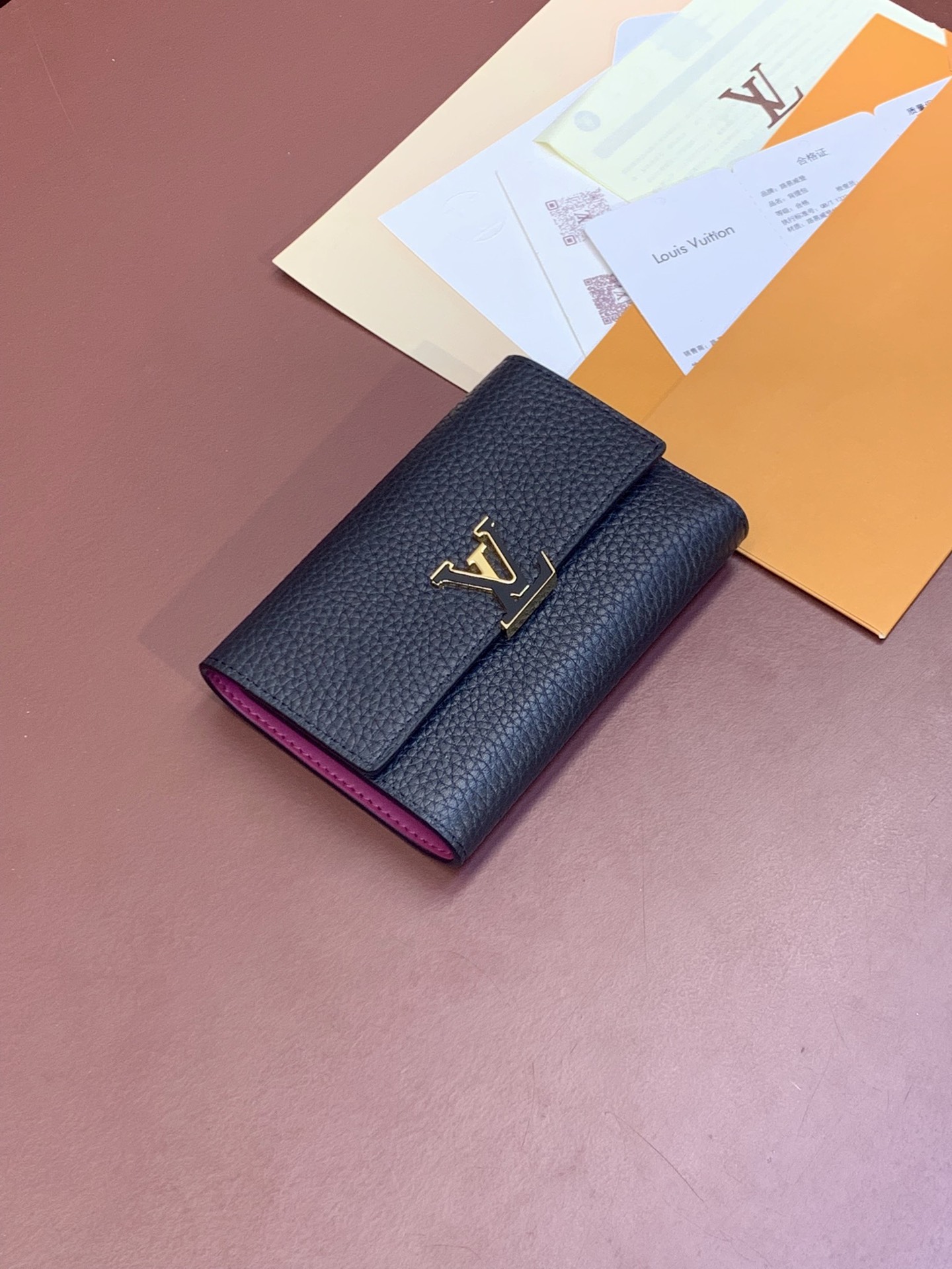 Louis Vuitton M62157 Capucines Compact Wallet