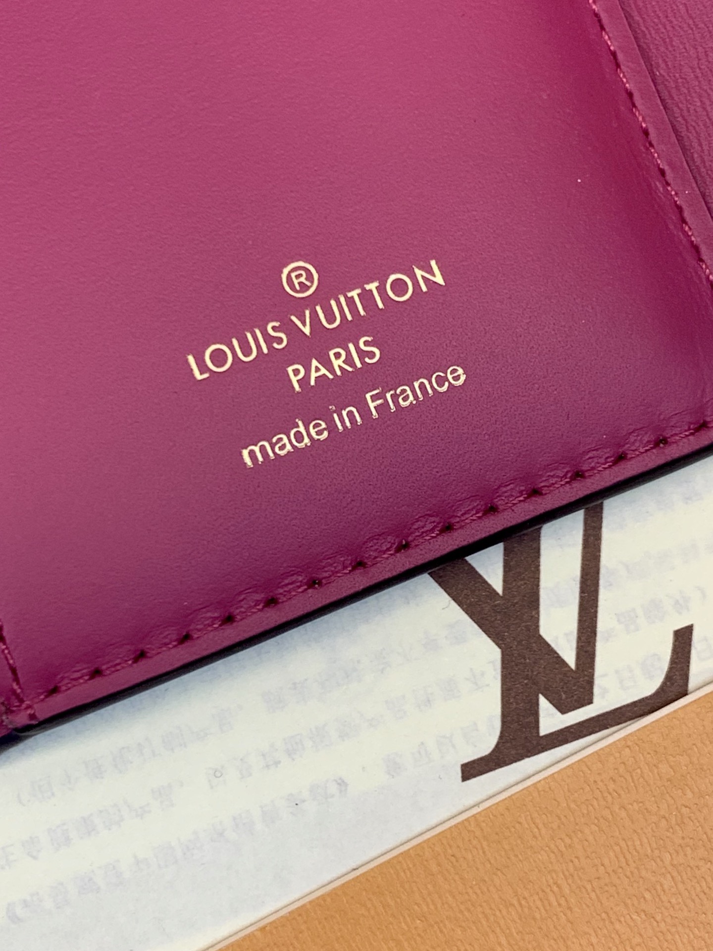 Louis Vuitton M62157 Capucines Compact Wallet