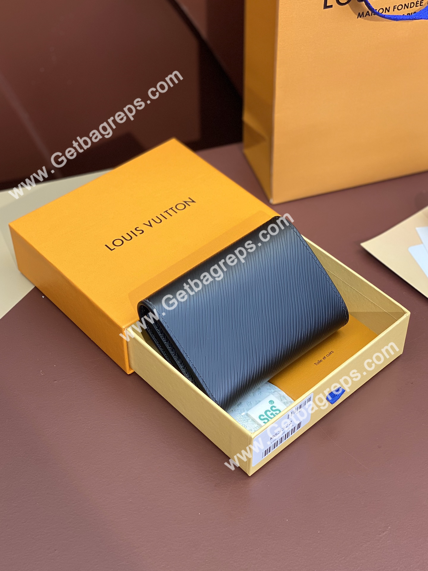 Louis Vuitton M64414 Twist Wallet Epi Grained Cowhide Leather Black