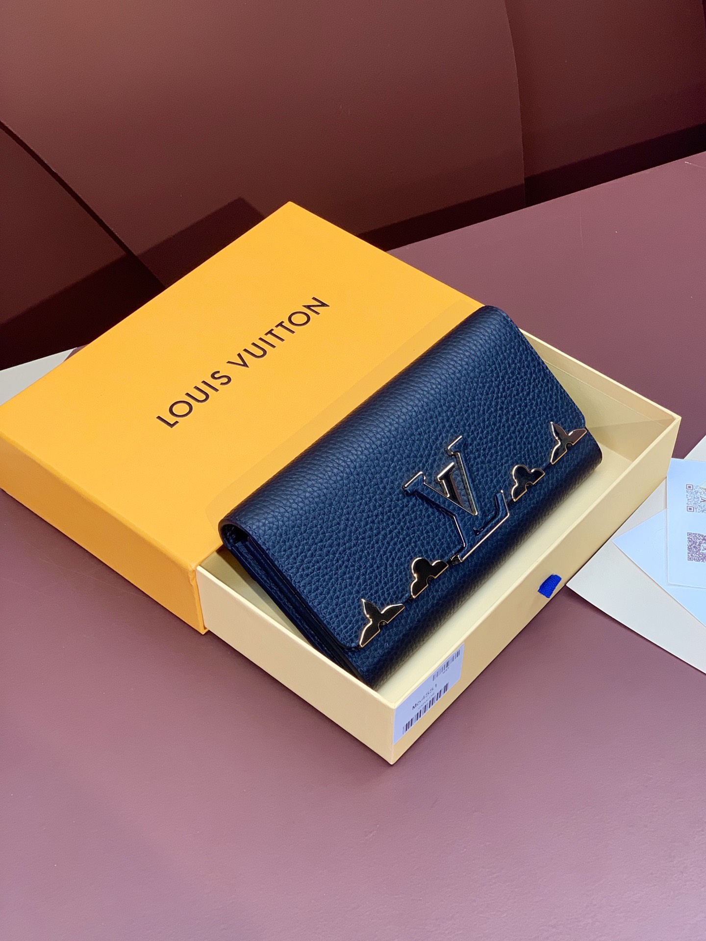 Louis Vuitton M64551 Capucines Wallet