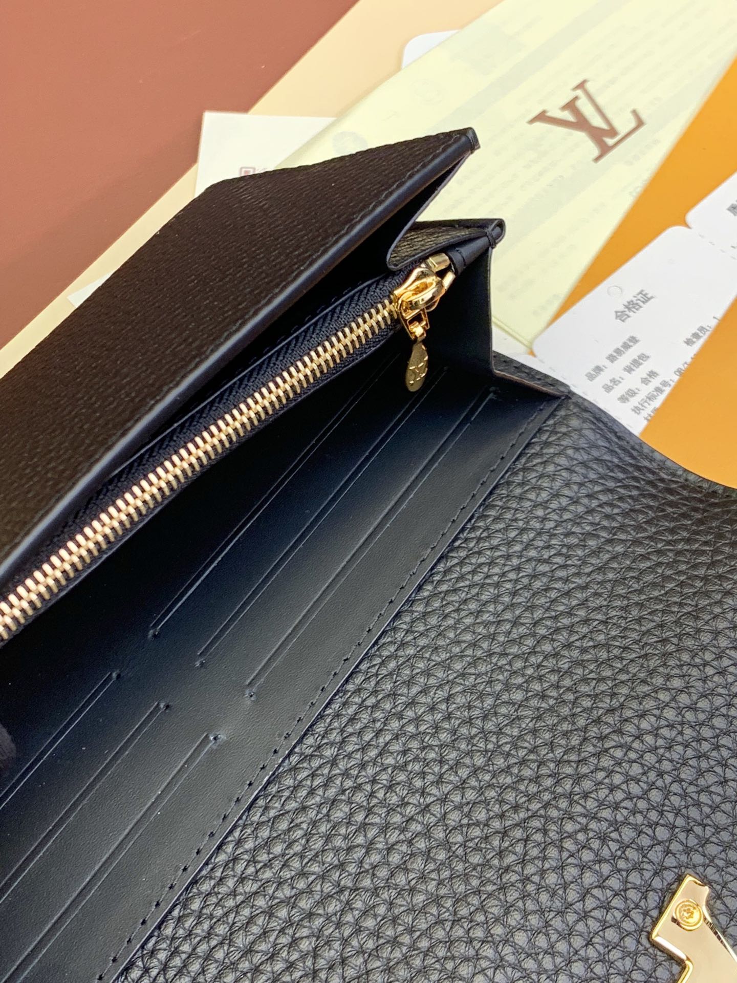 Louis Vuitton M64551 Capucines Wallet