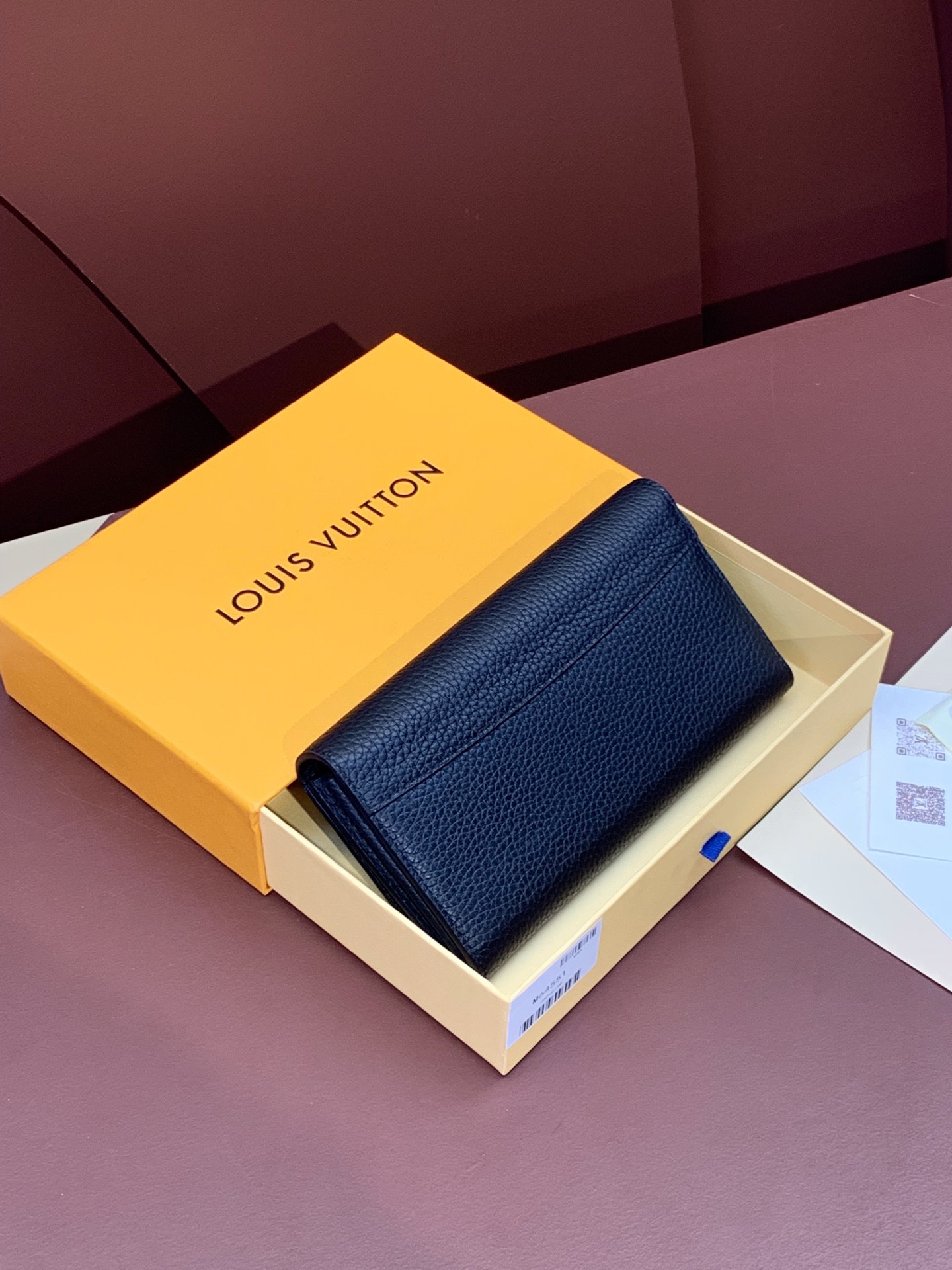 Louis Vuitton M64551 Capucines Wallet