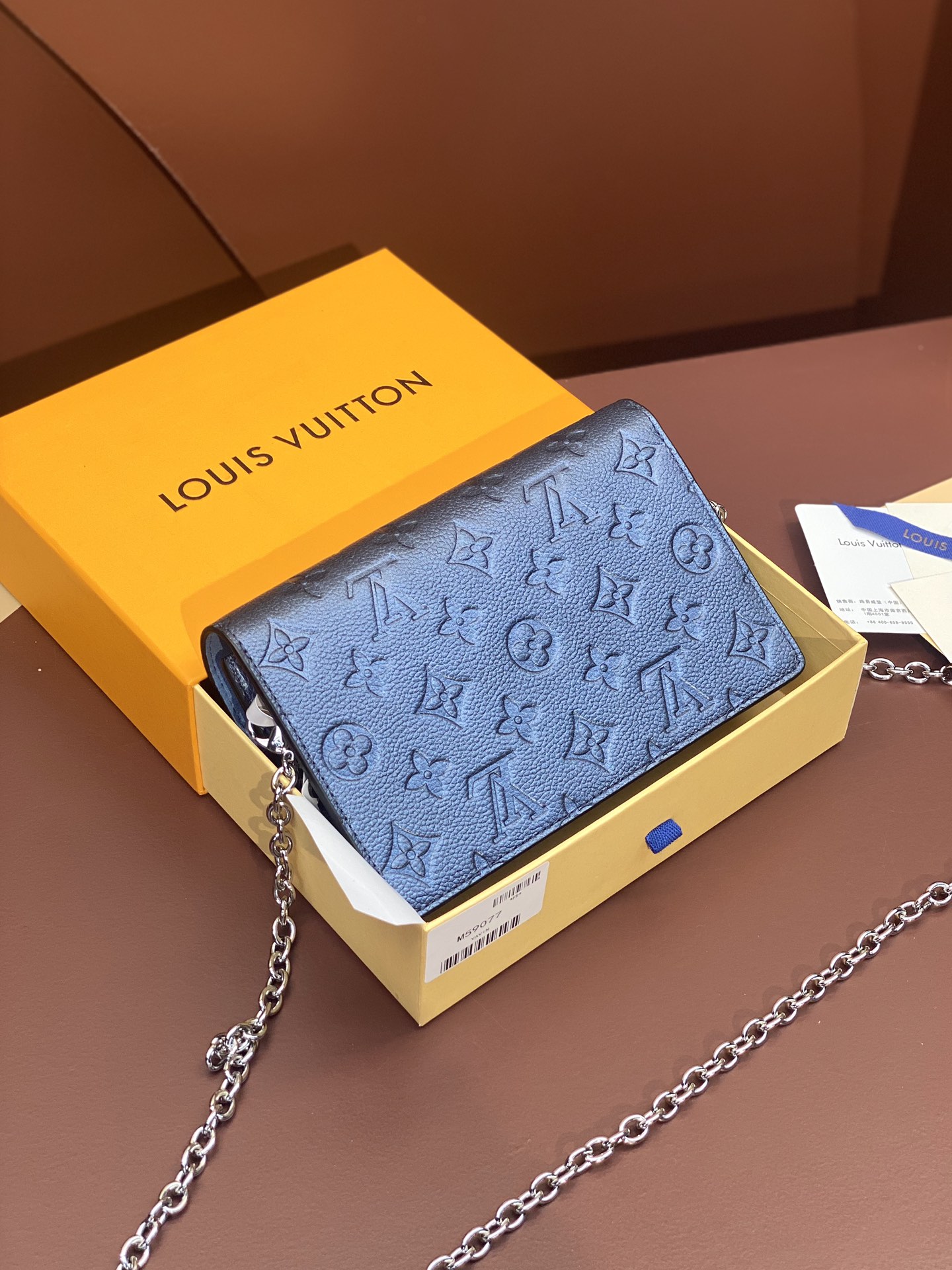 Louis Vuitton M67839 Vavin Chain Wallet Embossed cowhide leather Blue