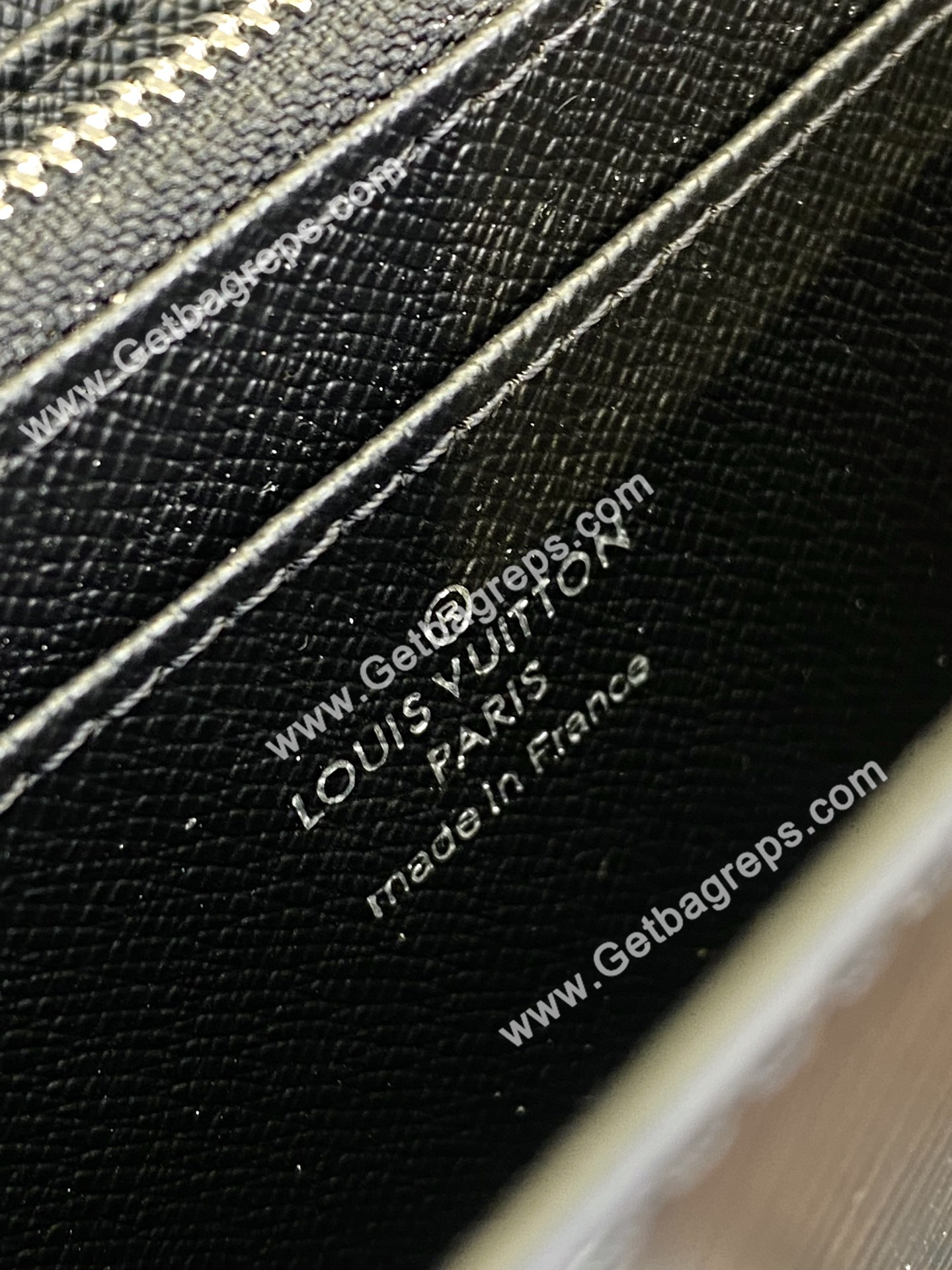Louis Vuitton M68309 Twist Wallet  Epi Grained Cowhide Leather Black