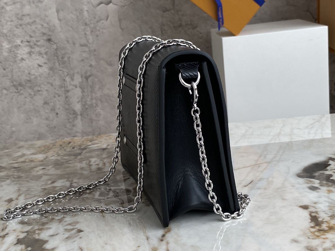 Louis Vuitton M68750 Twist Belt Chain Pouch Epi Grained Cowhide Leather Black With Sliver