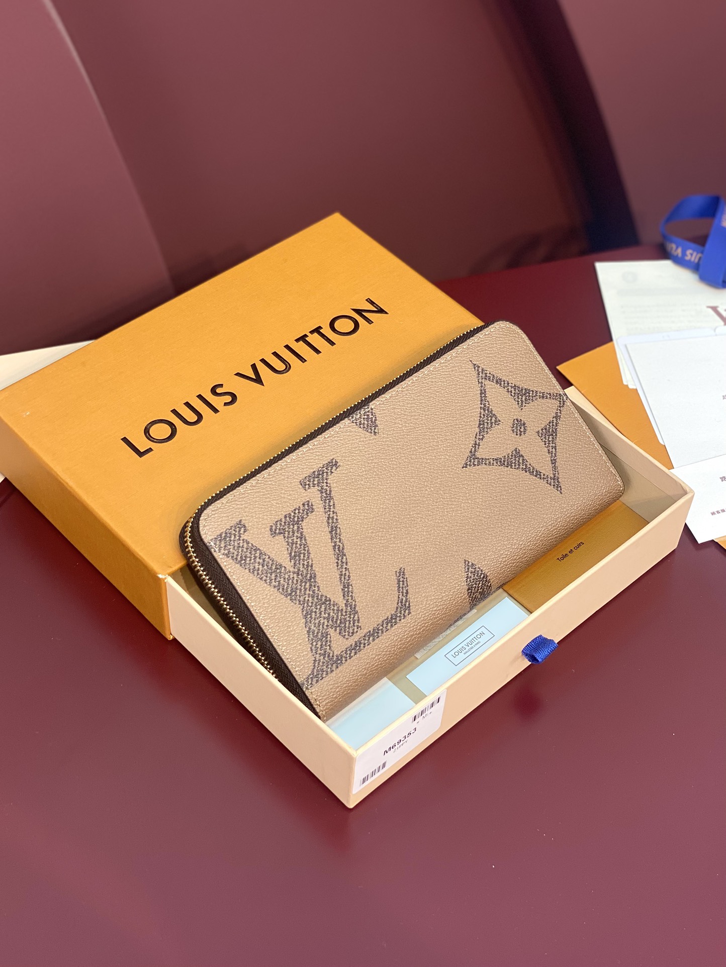 Louis Vuitton M69353 Wallet