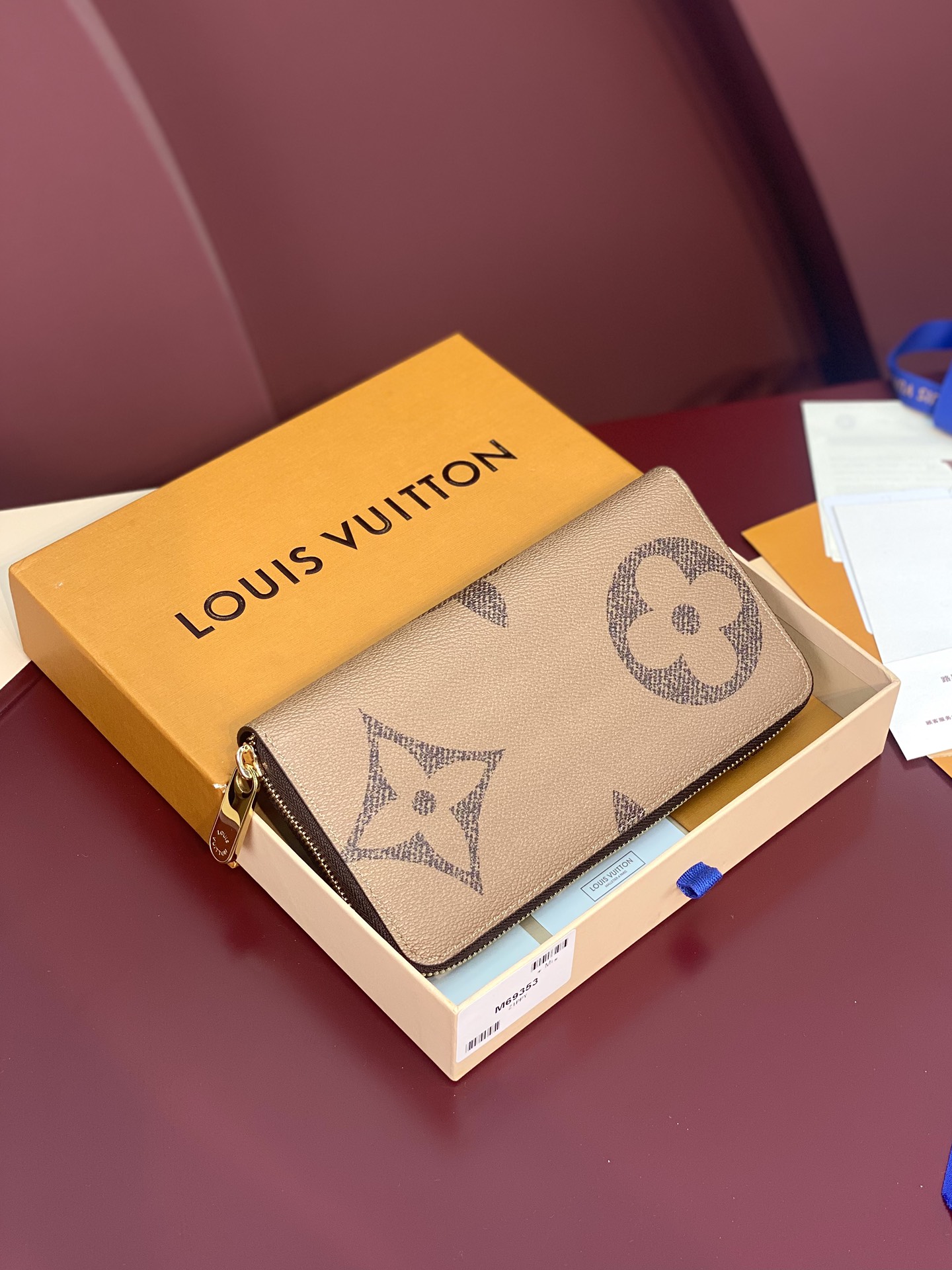 Louis Vuitton M69353 Wallet