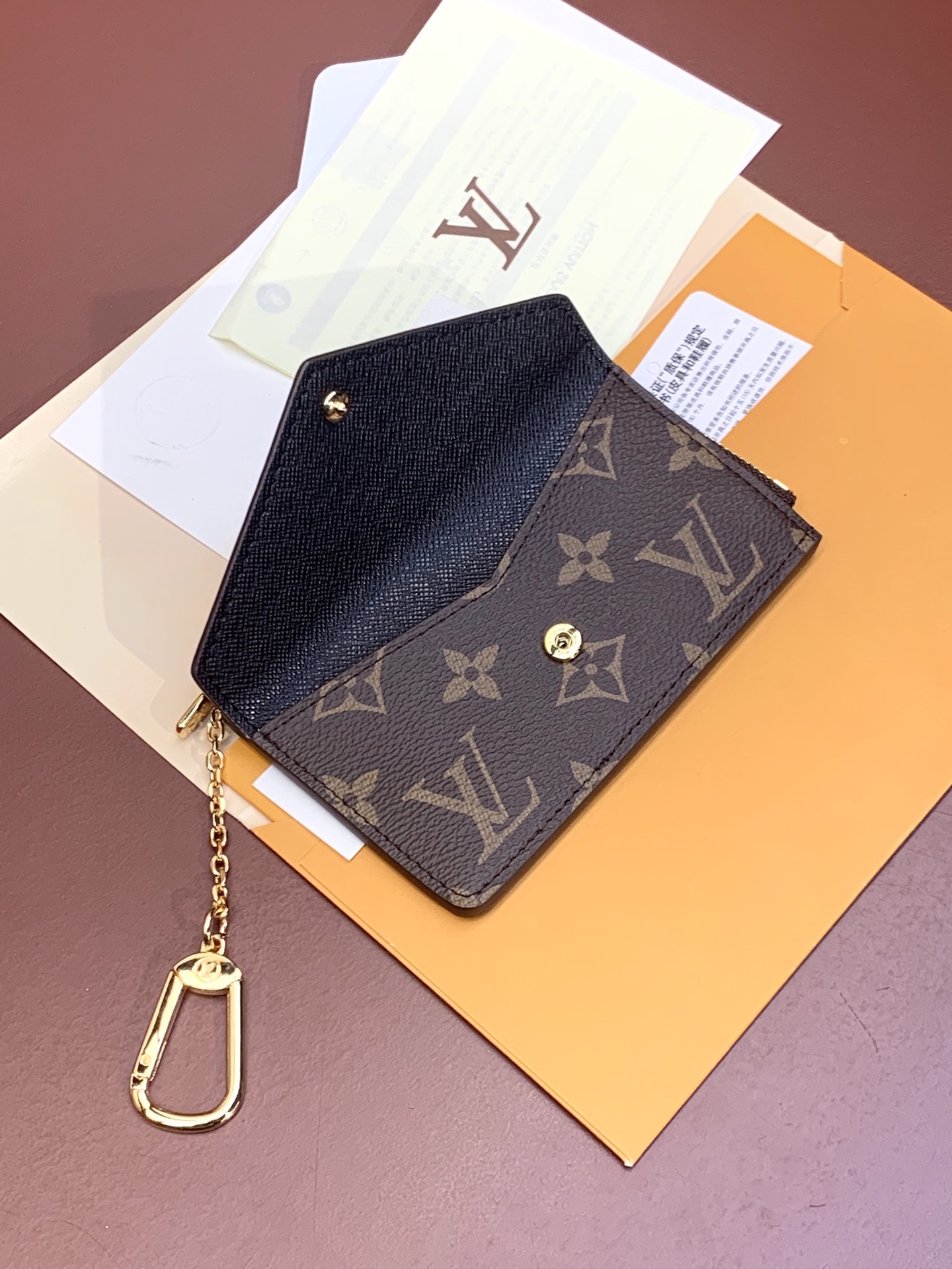 Louis Vuitton M69431 Wallet