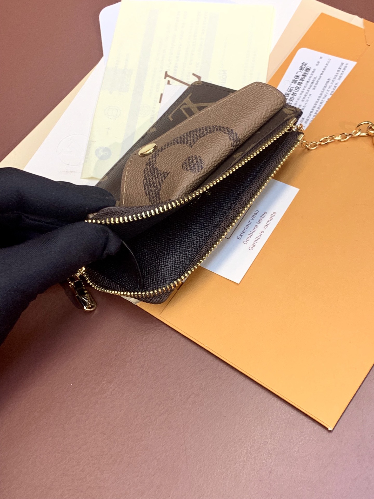 Louis Vuitton M69431 Wallet