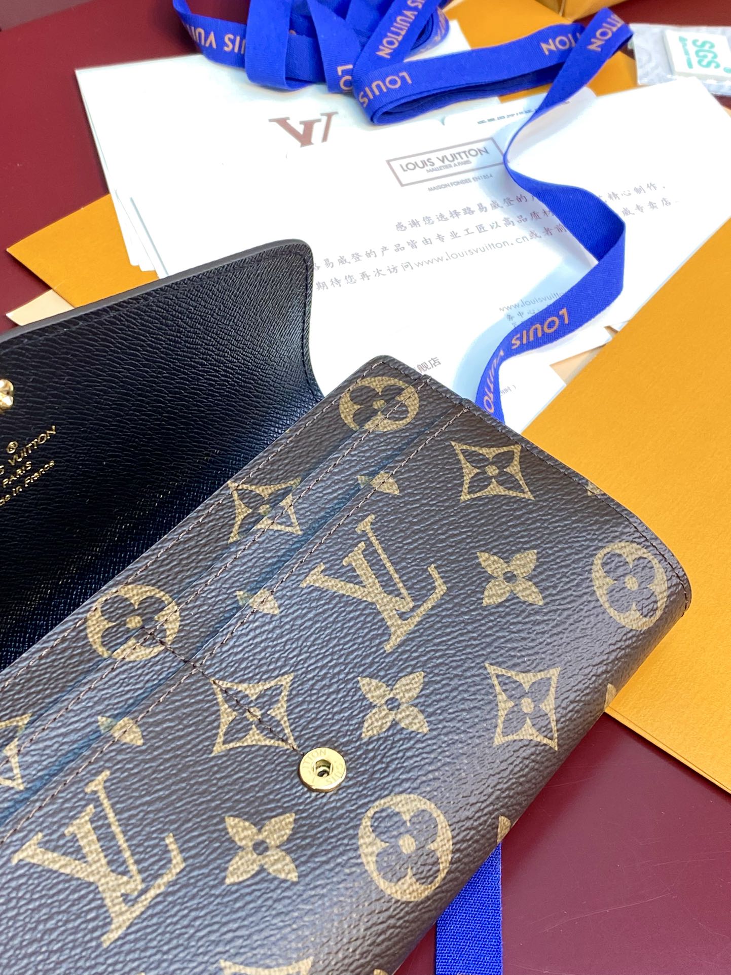 Louis Vuitton M80726 Wallet