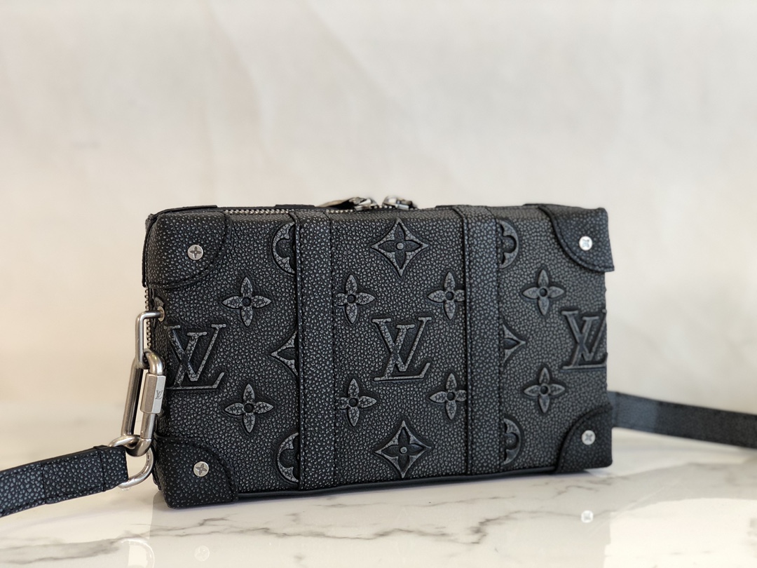 Louis Vuitton M81776 Soft Trunk Bag Cowhide leather Black