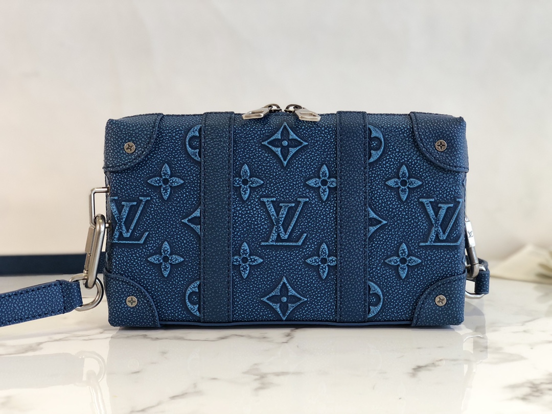 Louis Vuitton M81776 Soft Trunk Bag Cowhide leather Blue