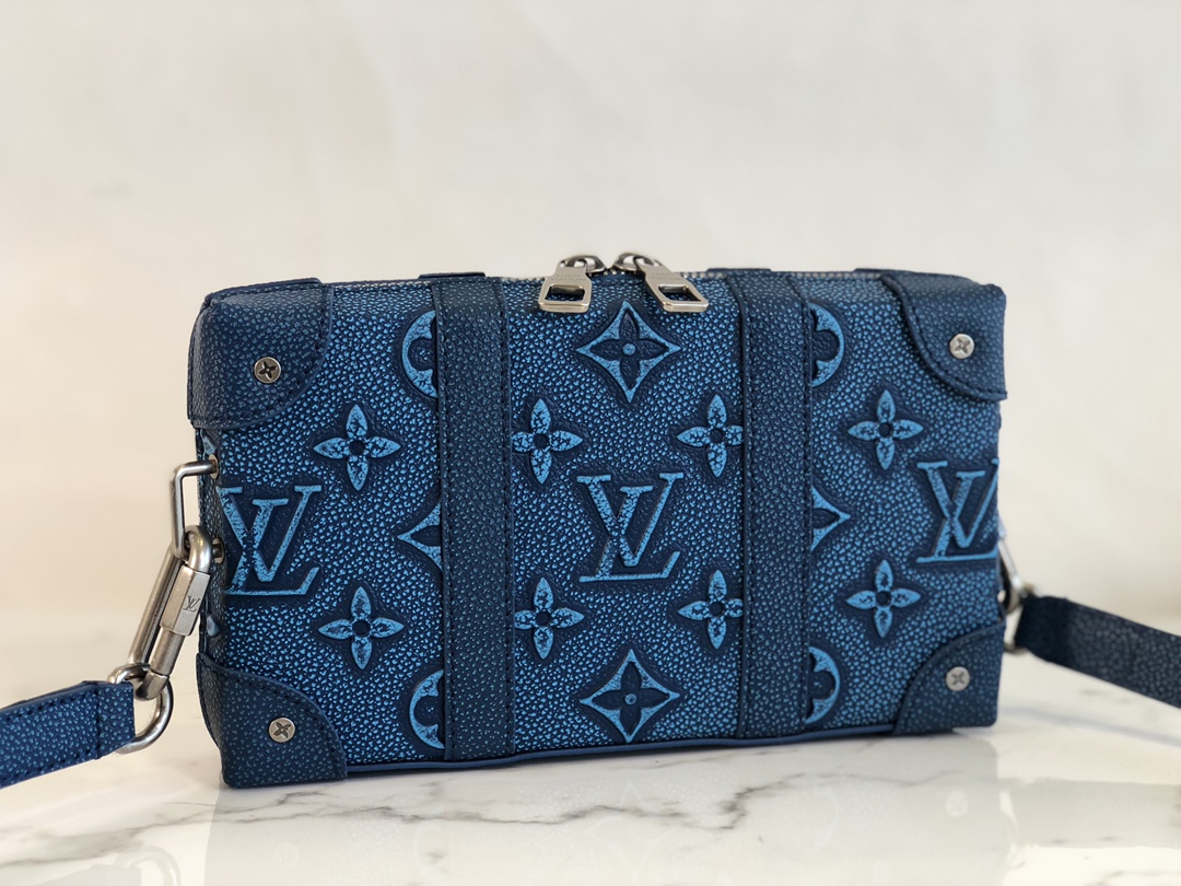 Louis Vuitton M81776 Soft Trunk Bag Cowhide leather Blue