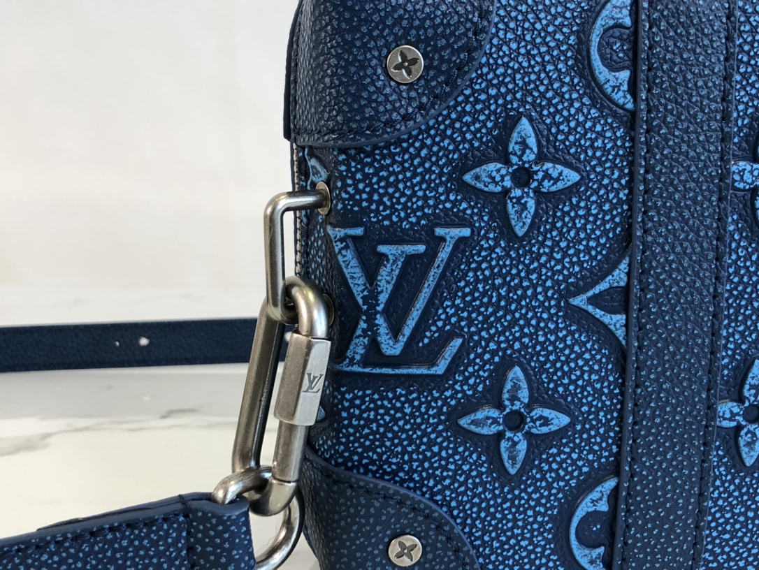 Louis Vuitton M81776 Soft Trunk Bag Cowhide leather Blue