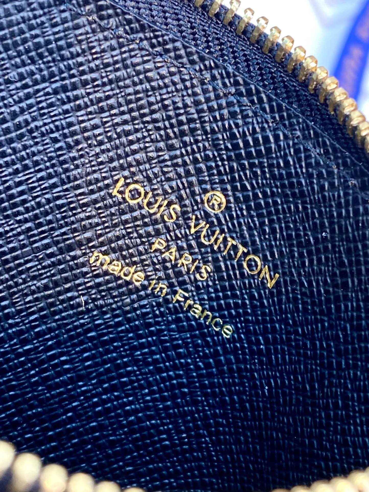 Louis Vuitton M81880 Wallet