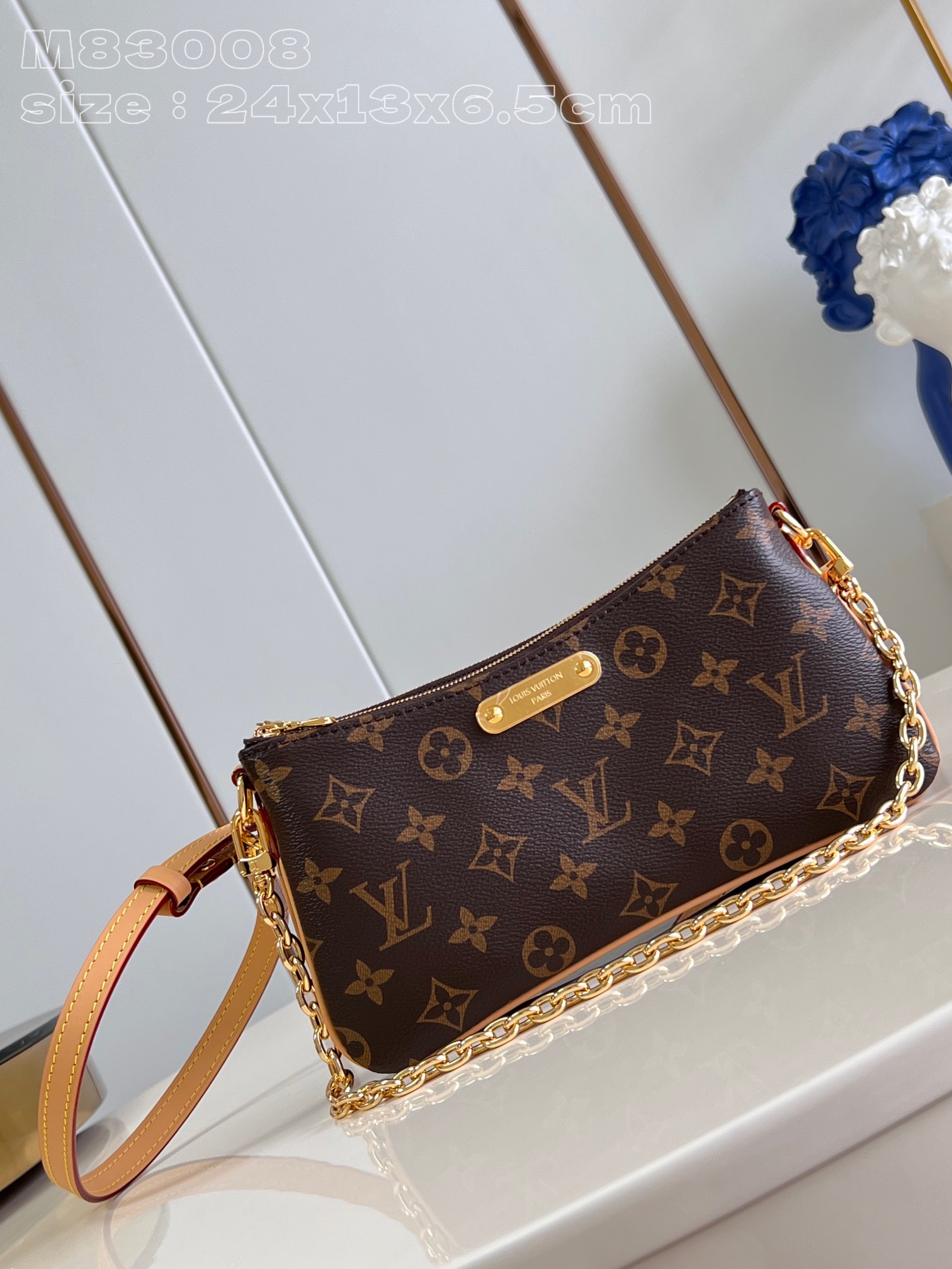 Louis Vuitton M83008 Liv Pochette Monogram coated canvas