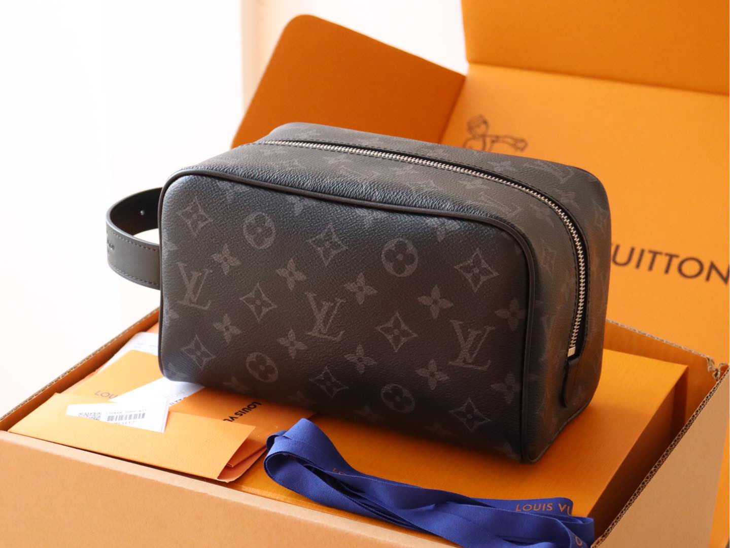 Louis Vuitton M83113 Locker Dopp Kit Monogram Eclipse coated canvas