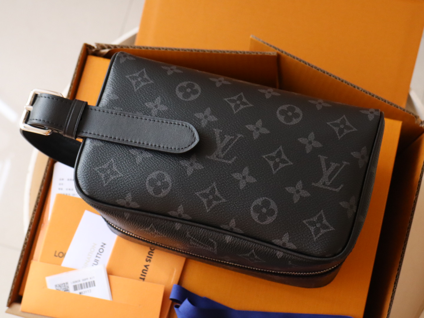 Louis Vuitton M83113 Locker Dopp Kit Monogram Eclipse coated canvas