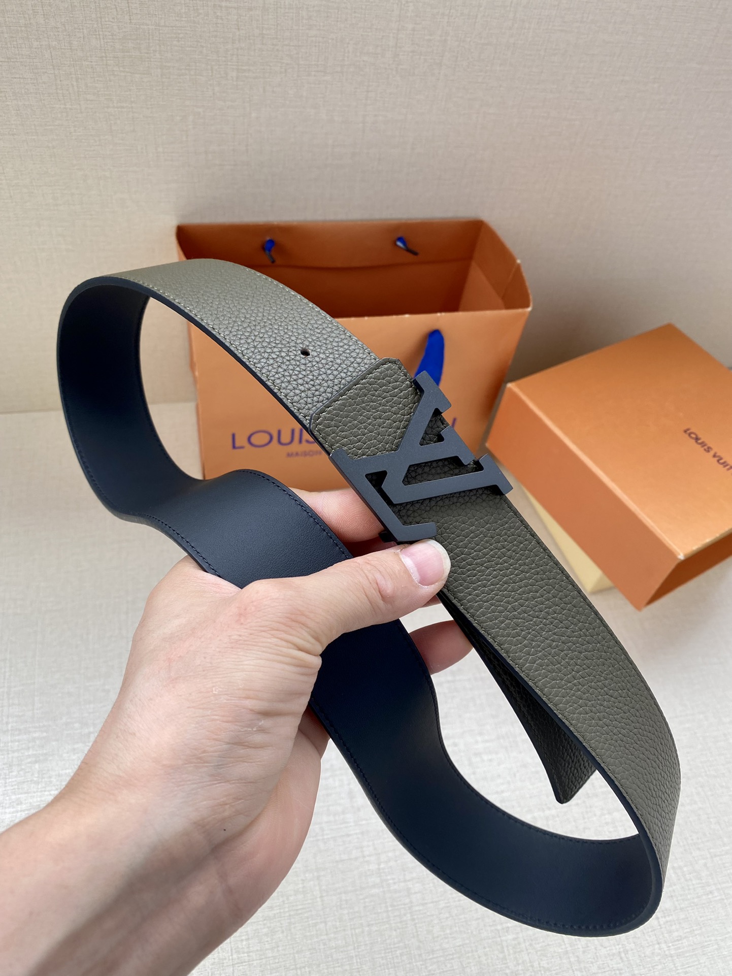 Louis Vuitton Men Leather Belt Width 4CM 132