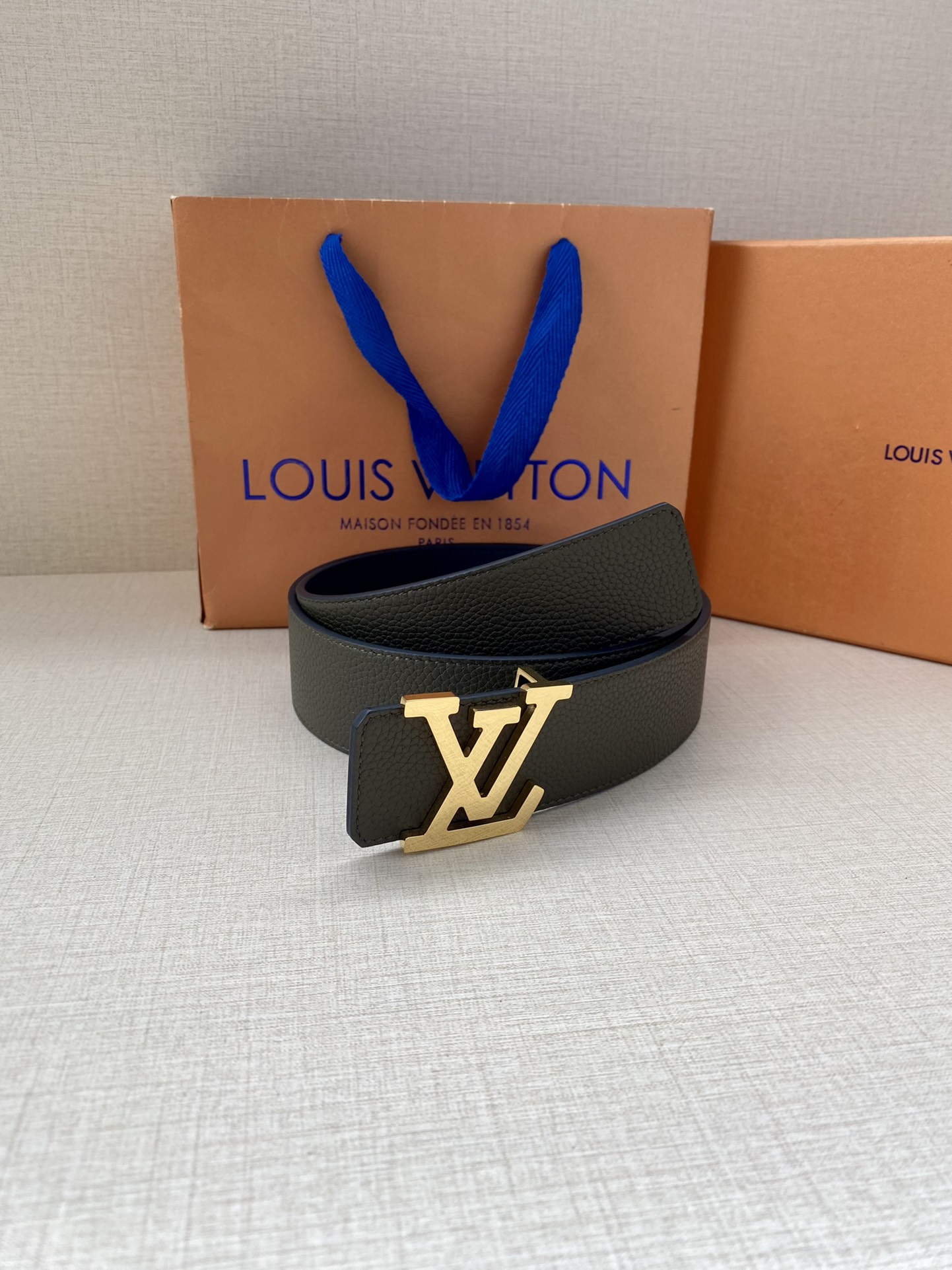 Louis Vuitton Men Leather Belt Width 4CM 133