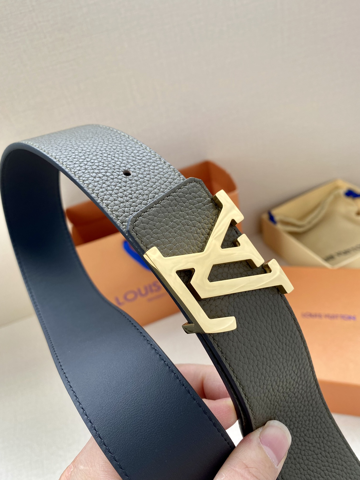 Louis Vuitton Men Leather Belt Width 4CM 133