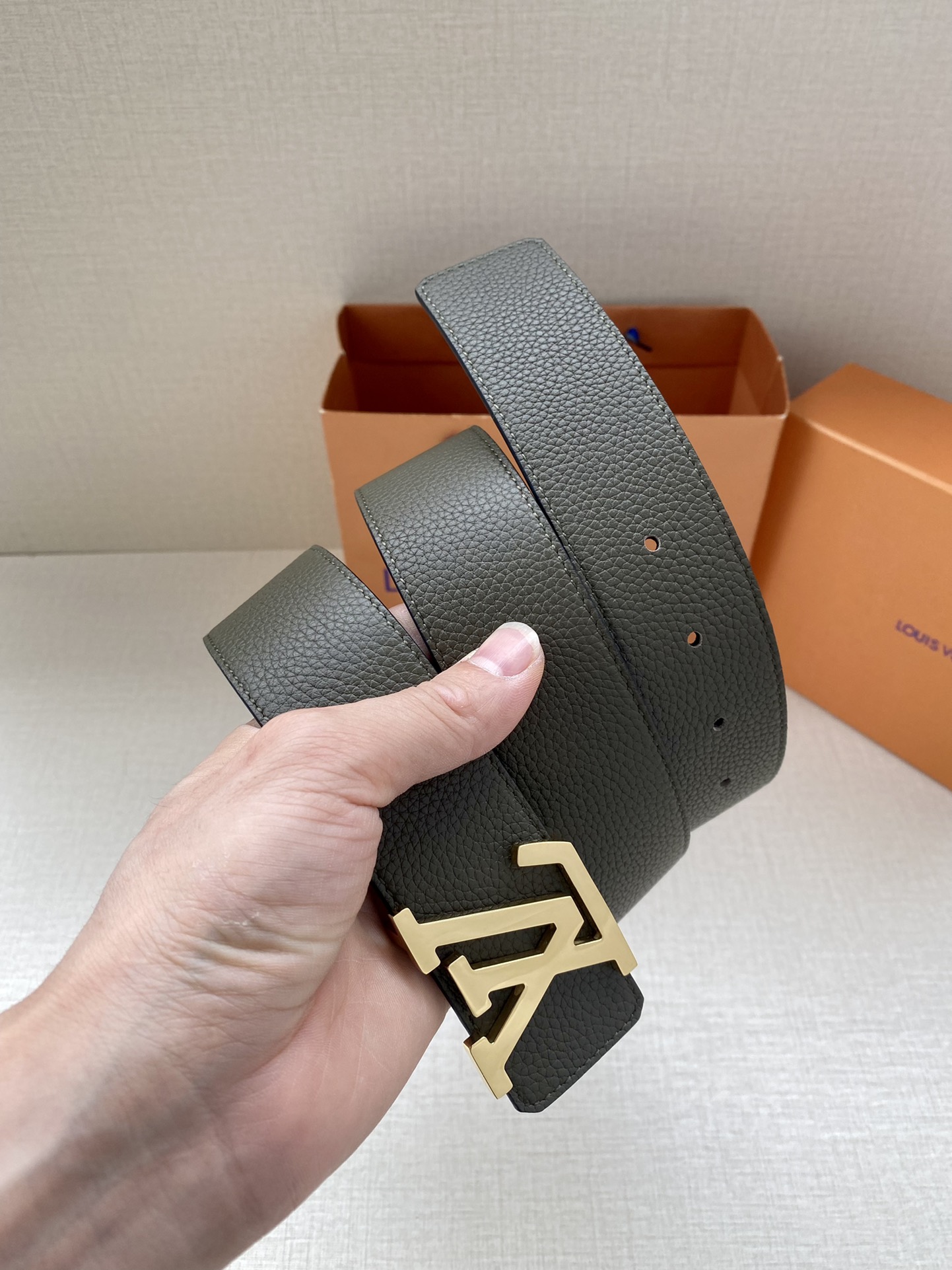 Louis Vuitton Men Leather Belt Width 4CM 133