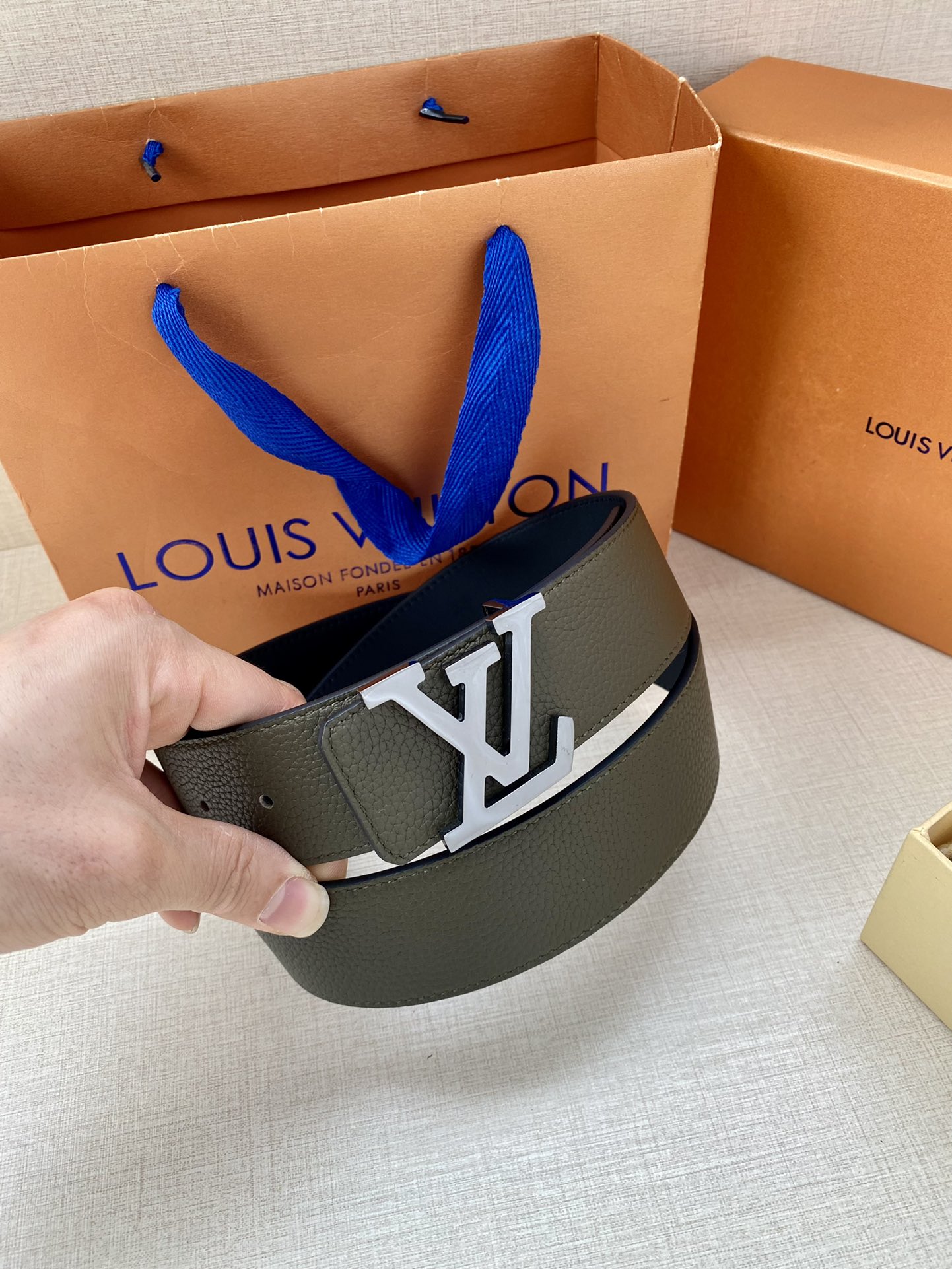 Louis Vuitton Men Leather Belt Width 4CM 133
