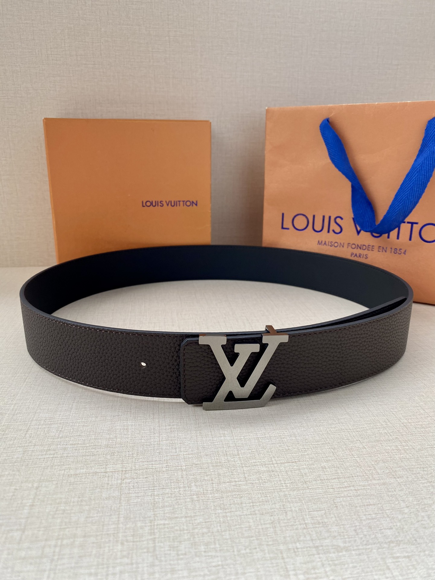 Louis Vuitton Men Leather Belt Width 4CM 134