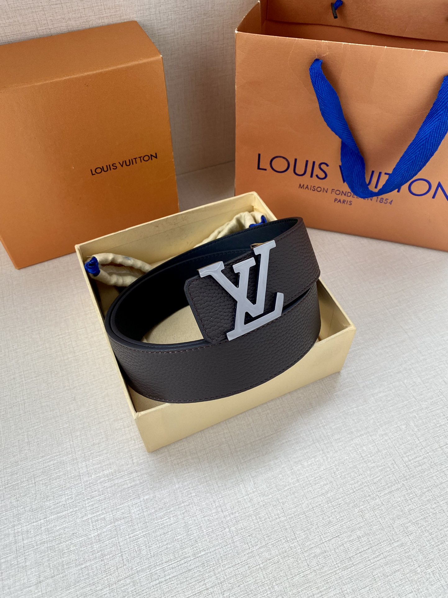 Louis Vuitton Men Leather Belt Width 4CM 134