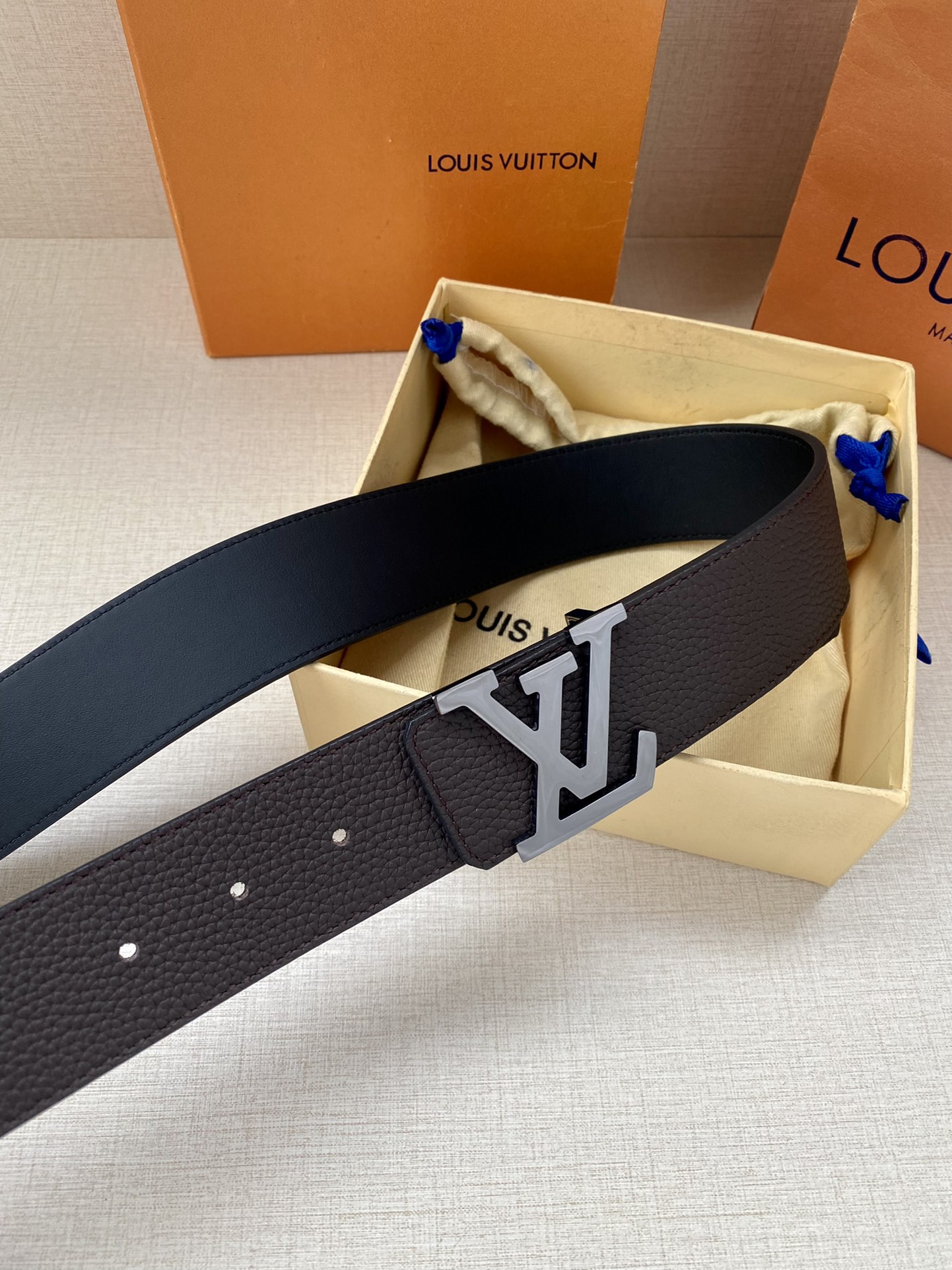 Louis Vuitton Men Leather Belt Width 4CM 134