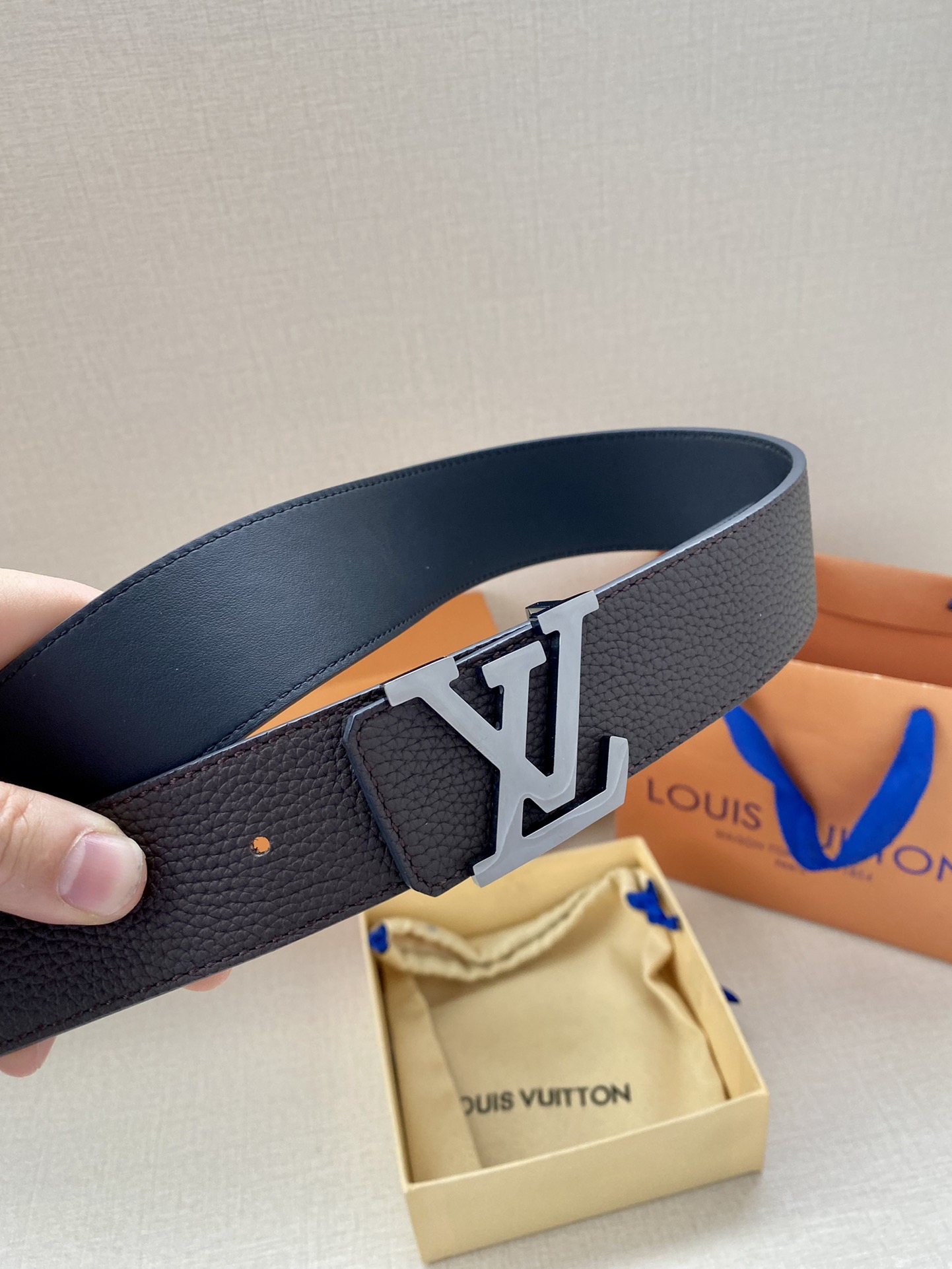 Louis Vuitton Men Leather Belt Width 4CM 134