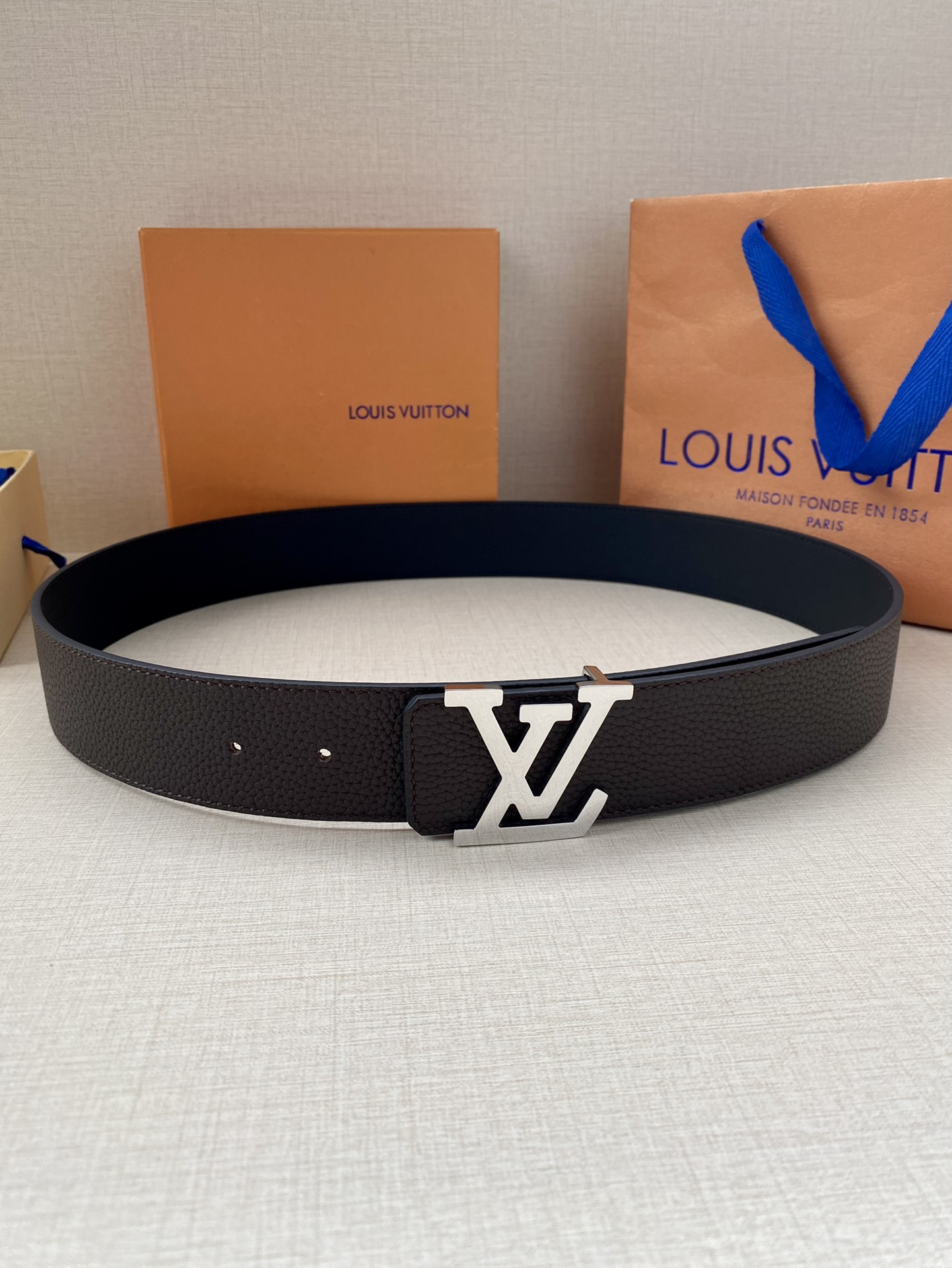 Louis Vuitton Men Leather Belt Width 4CM 135