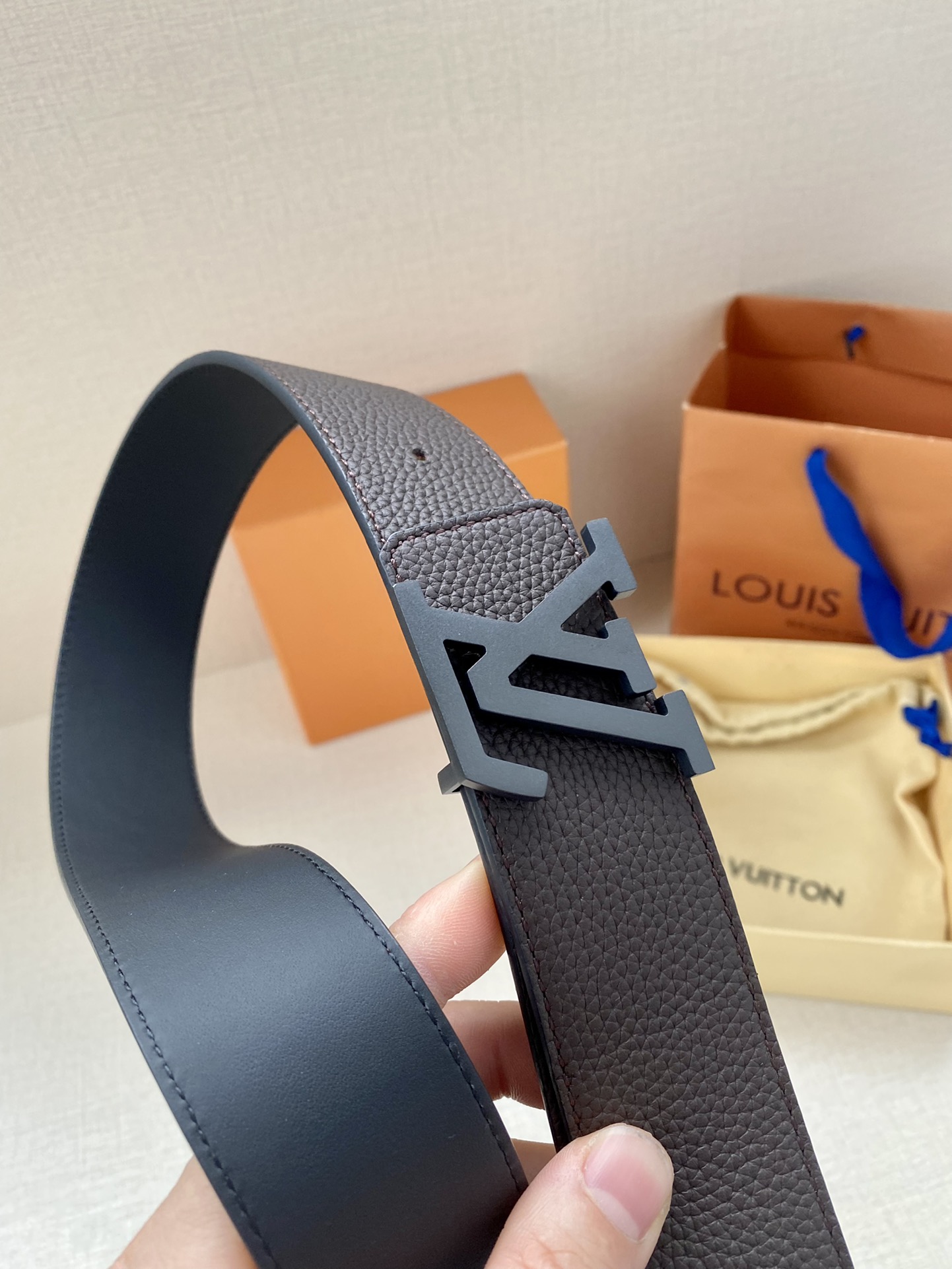 Louis Vuitton Men Leather Belt Width 4CM 135