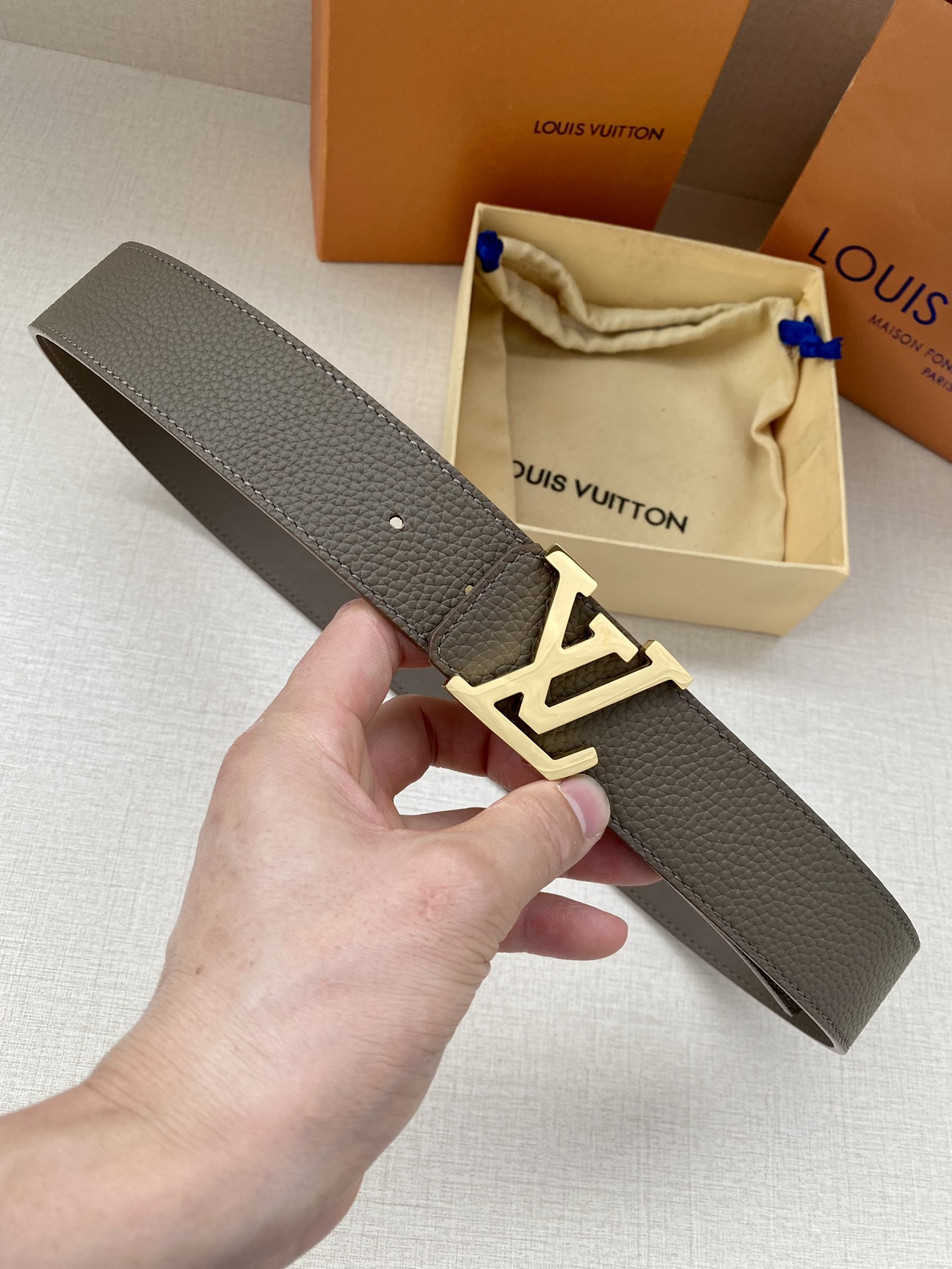 Louis Vuitton Men Leather Belt Width 4CM 137