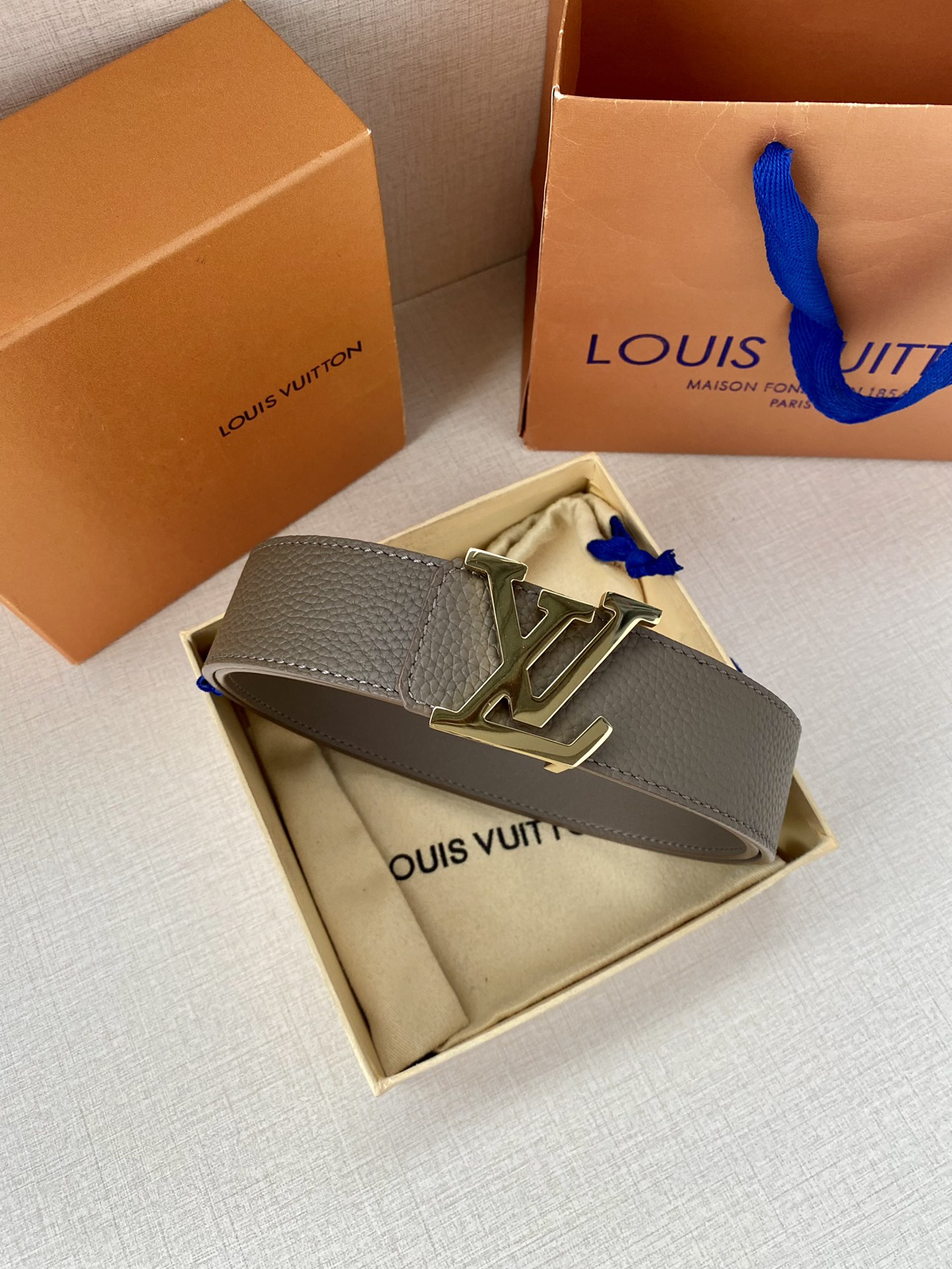 Louis Vuitton Men Leather Belt Width 4CM 137