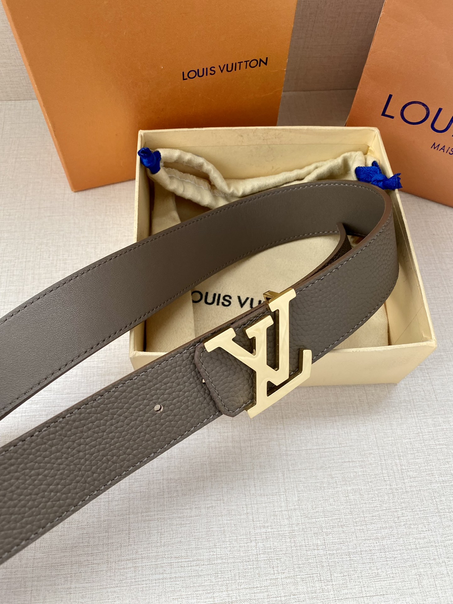 Louis Vuitton Men Leather Belt Width 4CM 137